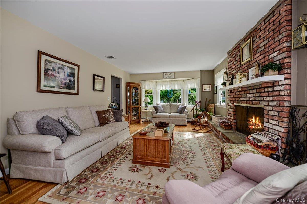Single Family Knoll Crest Suffolk County, NY 11764, MLS-1057467-15