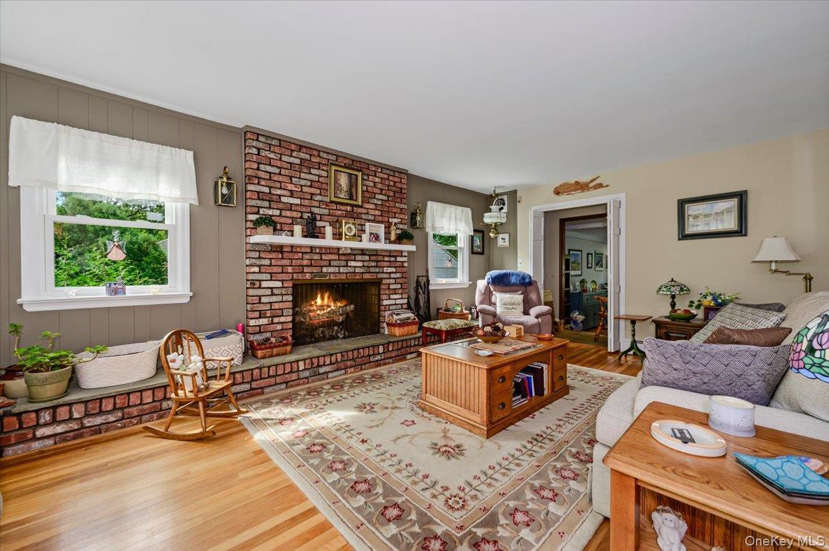 Single Family Knoll Crest Suffolk County, NY 11764, MLS-1057467-16