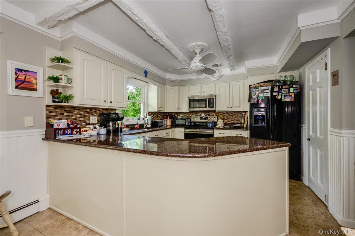 Single Family Knoll Crest Suffolk County, NY 11764, MLS-1057467-23