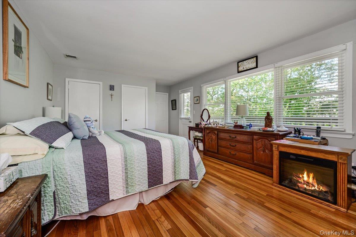 Single Family Knoll Crest Suffolk County, NY 11764, MLS-1057467-26
