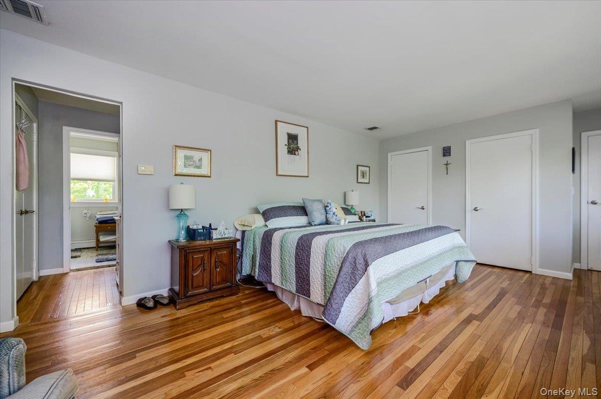 Single Family Knoll Crest Suffolk County, NY 11764, MLS-1057467-27