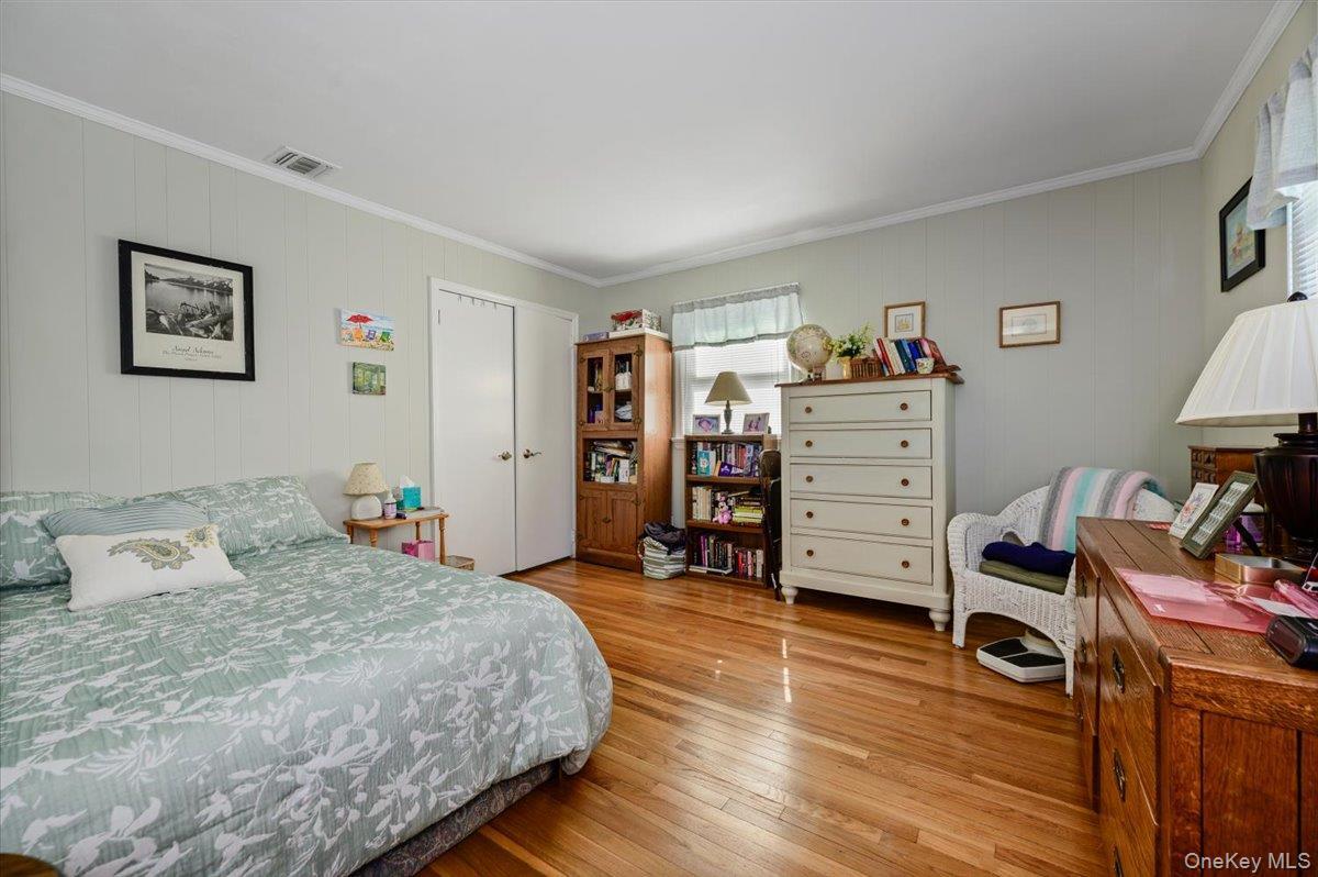 Single Family Knoll Crest Suffolk County, NY 11764, MLS-1057467-32