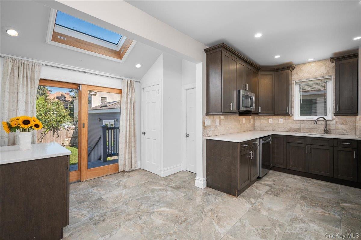 Single Family Schofield Street Bronx, NY 10464, MLS-1057475-10