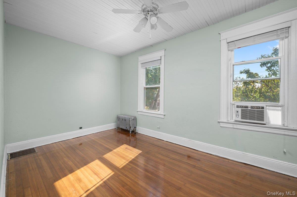 Single Family Schofield Street Bronx, NY 10464, MLS-1057475-13