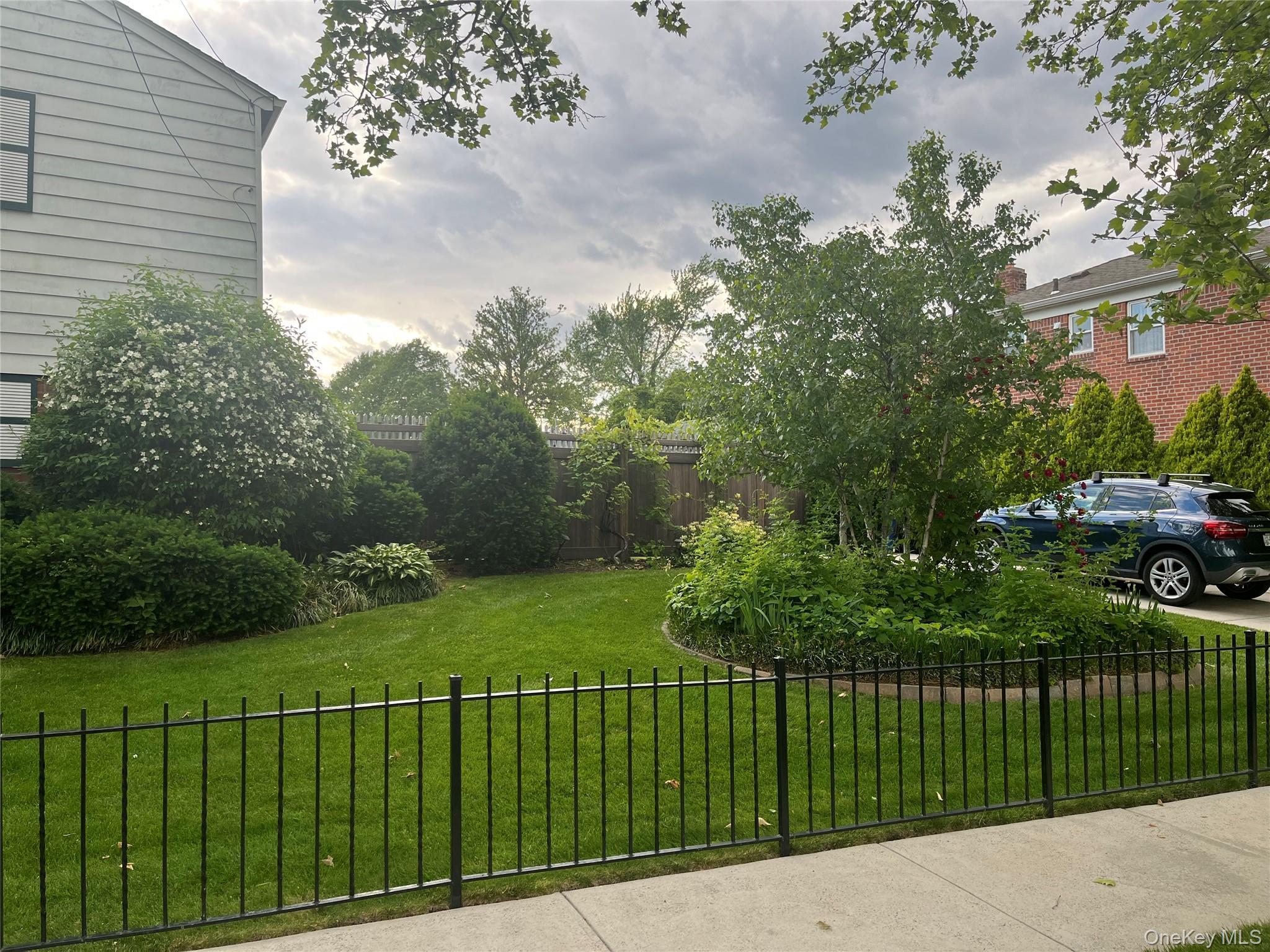Single Family 28th Avenue Queens, NY 11360, MLS-1057487-10