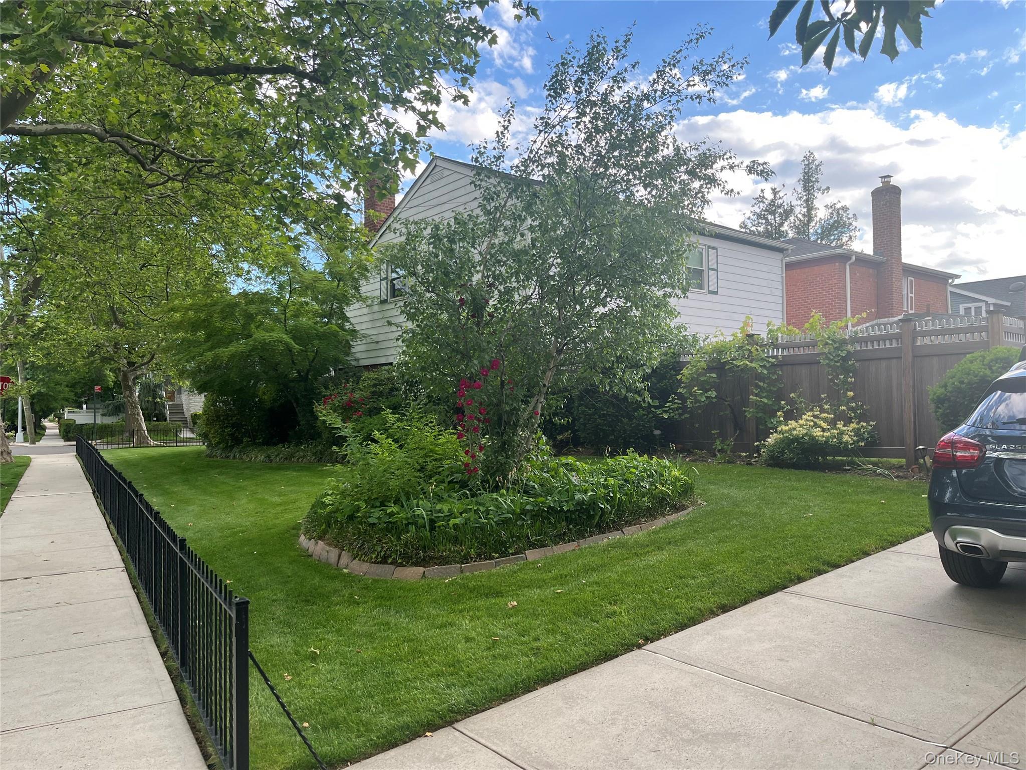 Single Family 28th Avenue Queens, NY 11360, MLS-1057487-11