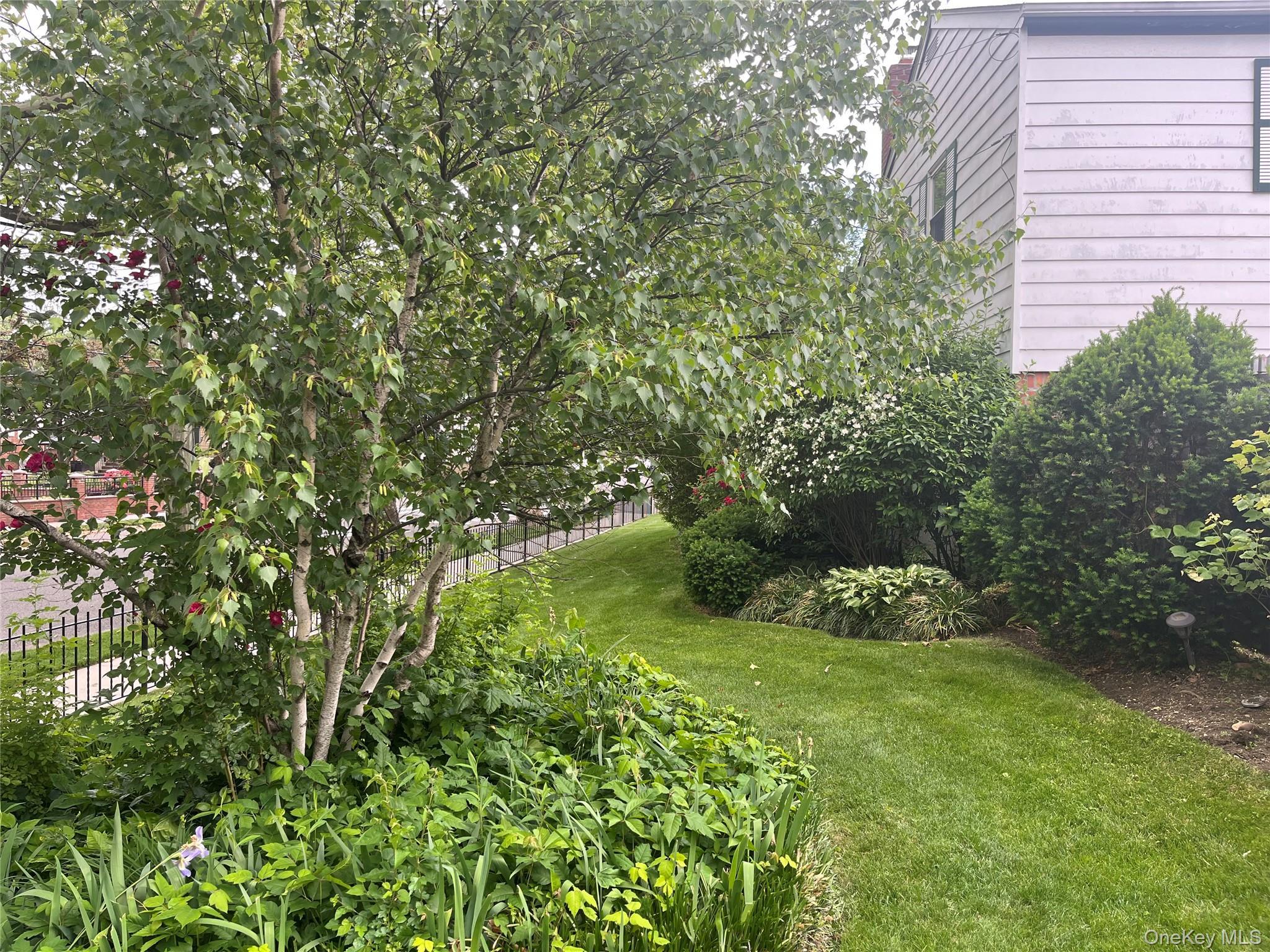 Single Family 28th Avenue Queens, NY 11360, MLS-1057487-12