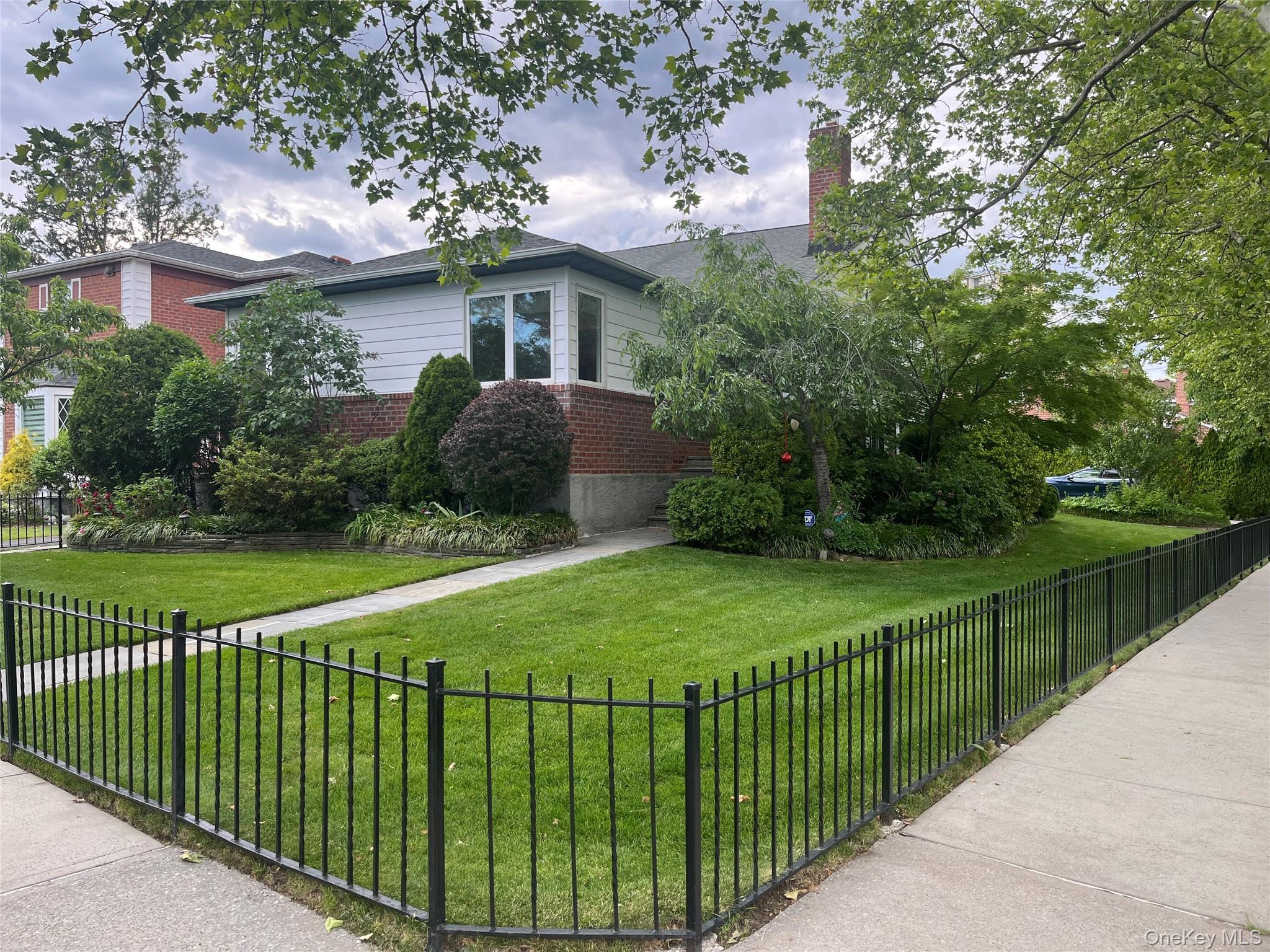 Single Family 28th Avenue Queens, NY 11360, MLS-1057487-2
