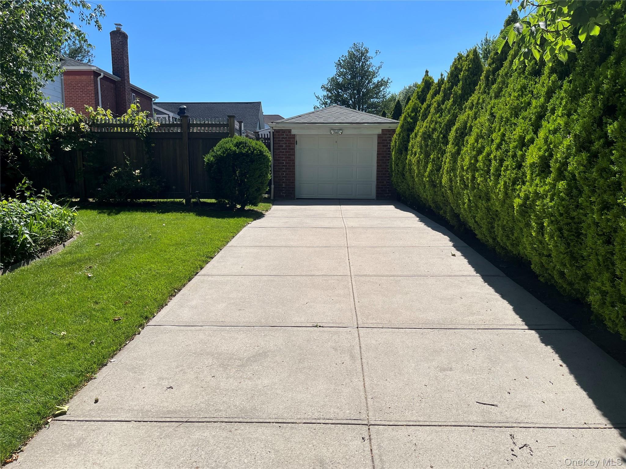 Single Family 28th Avenue Queens, NY 11360, MLS-1057487-3