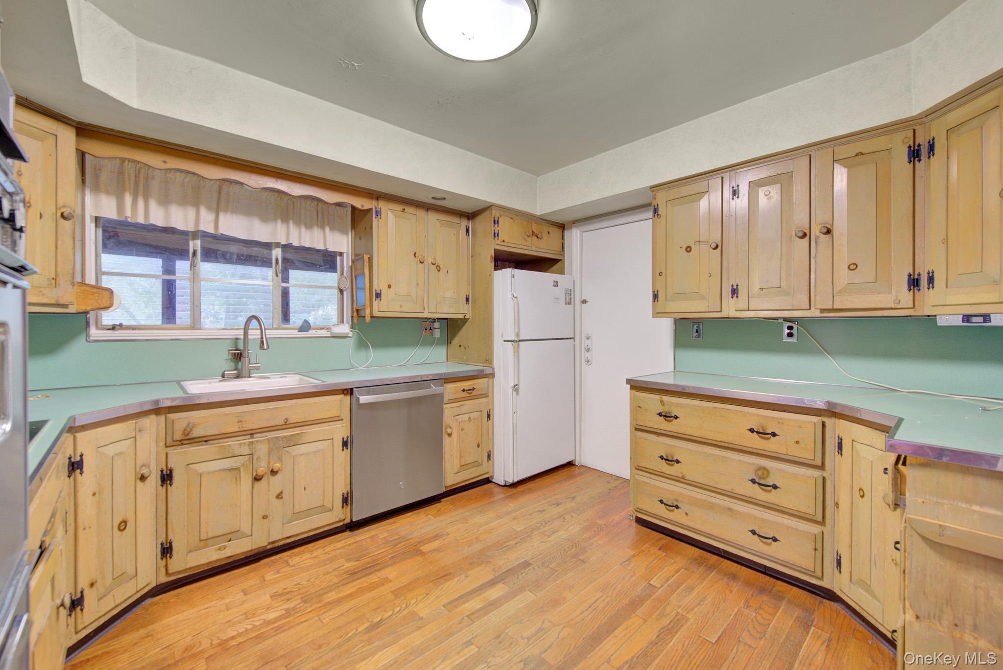 Single Family Soundview Road Nassau County, NY 11542, MLS-1057496-14