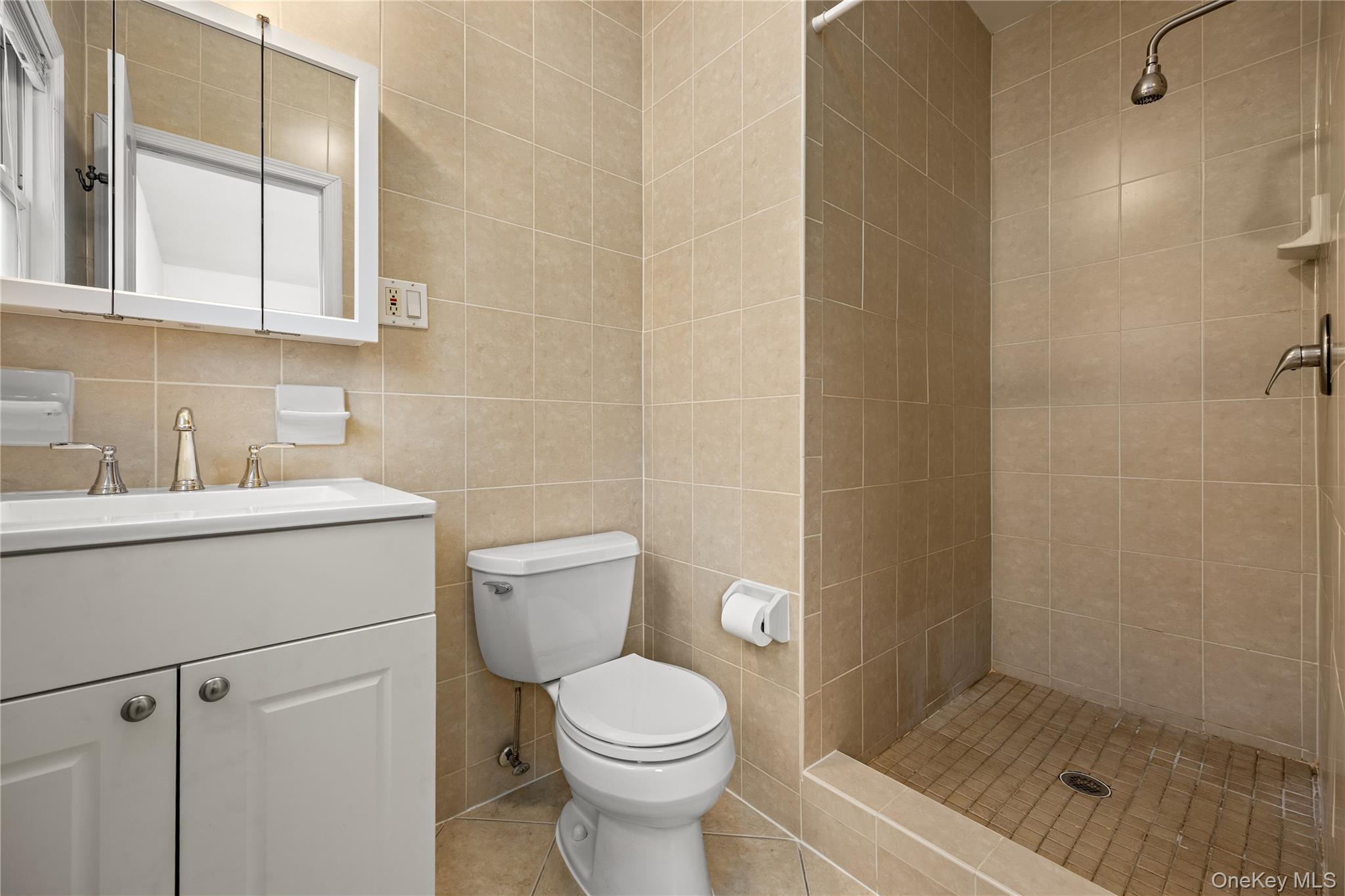 Single Family 16th Road Queens, NY 11357, MLS-1057508-18