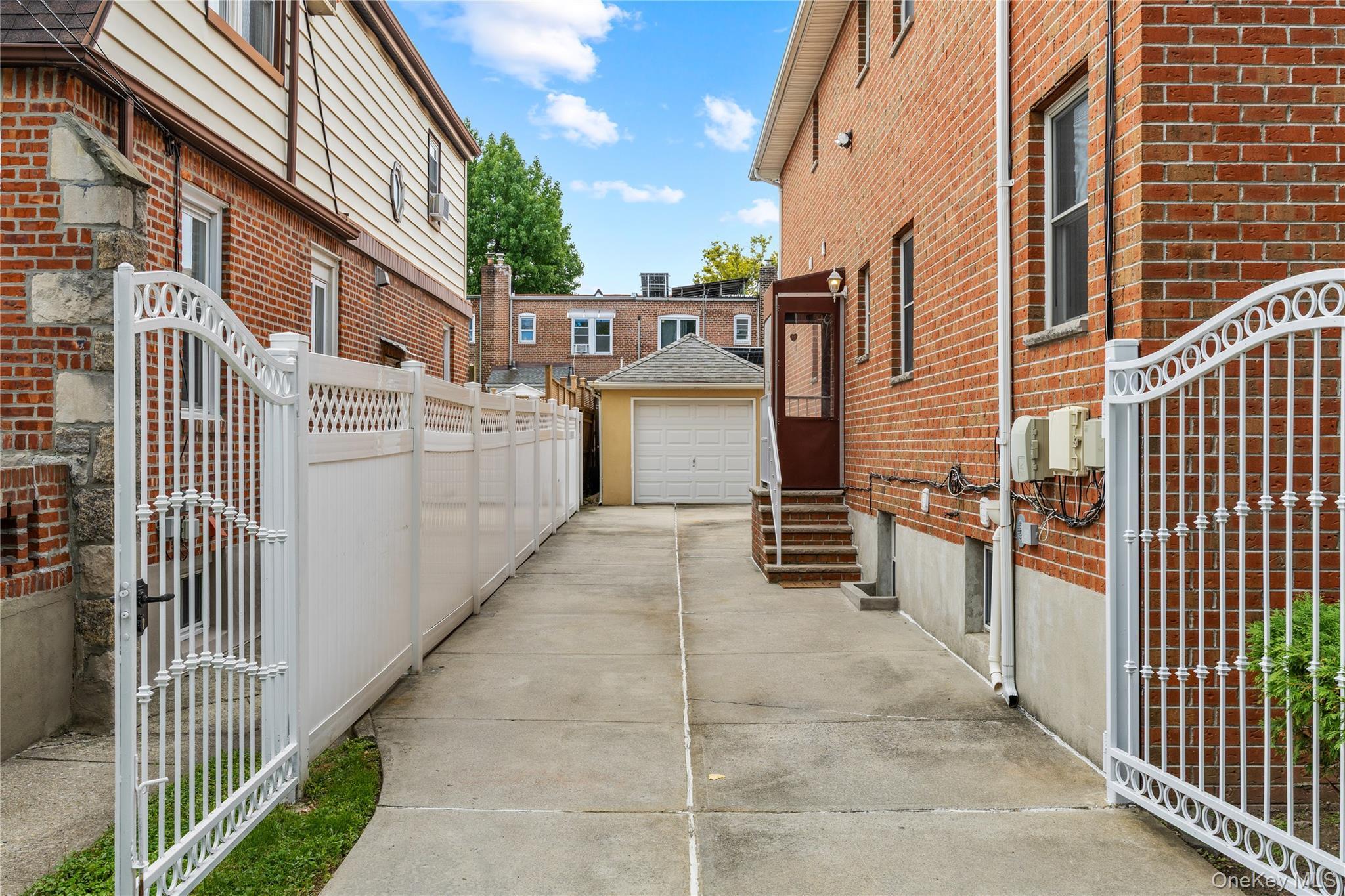 Single Family 16th Road Queens, NY 11357, MLS-1057508-7