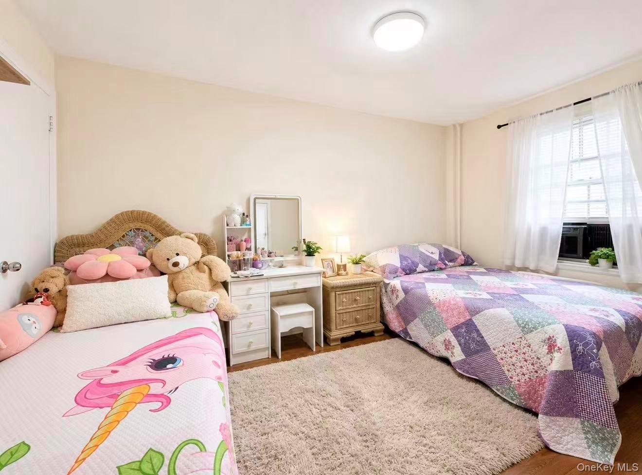 Single Family 157th St Queens, NY 11367, MLS-1057561-2