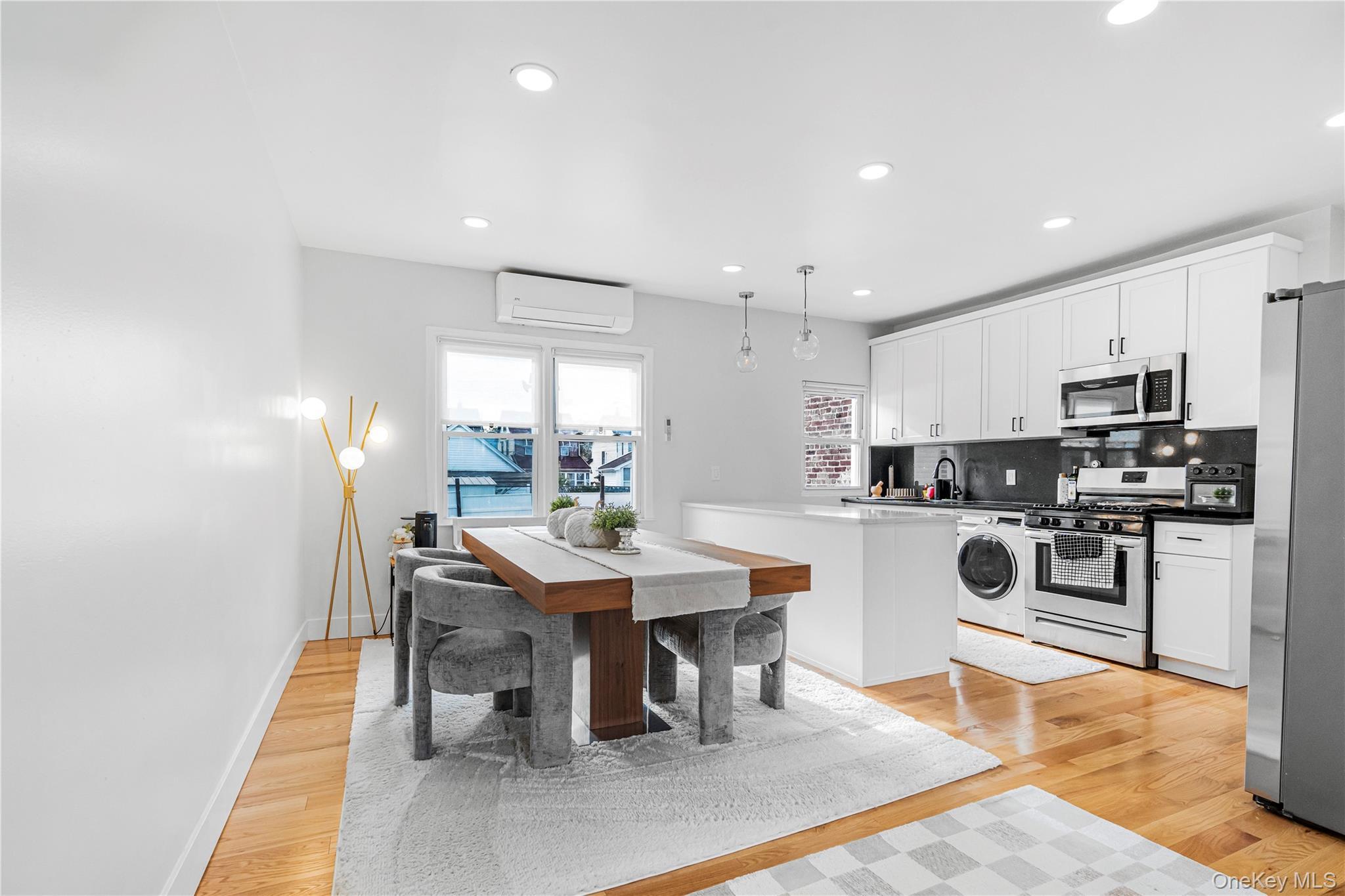 Single Family Colfax Street Queens, NY 11429, MLS-1057588-7