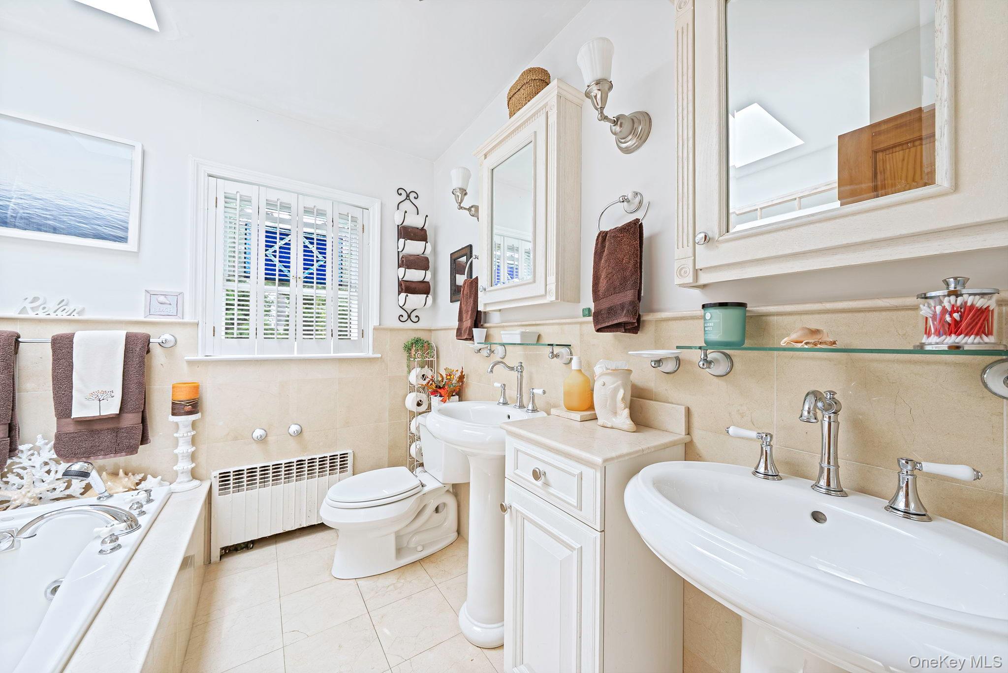 Single Family Argonne Place Nassau County, NY 11758, MLS-1057714-22