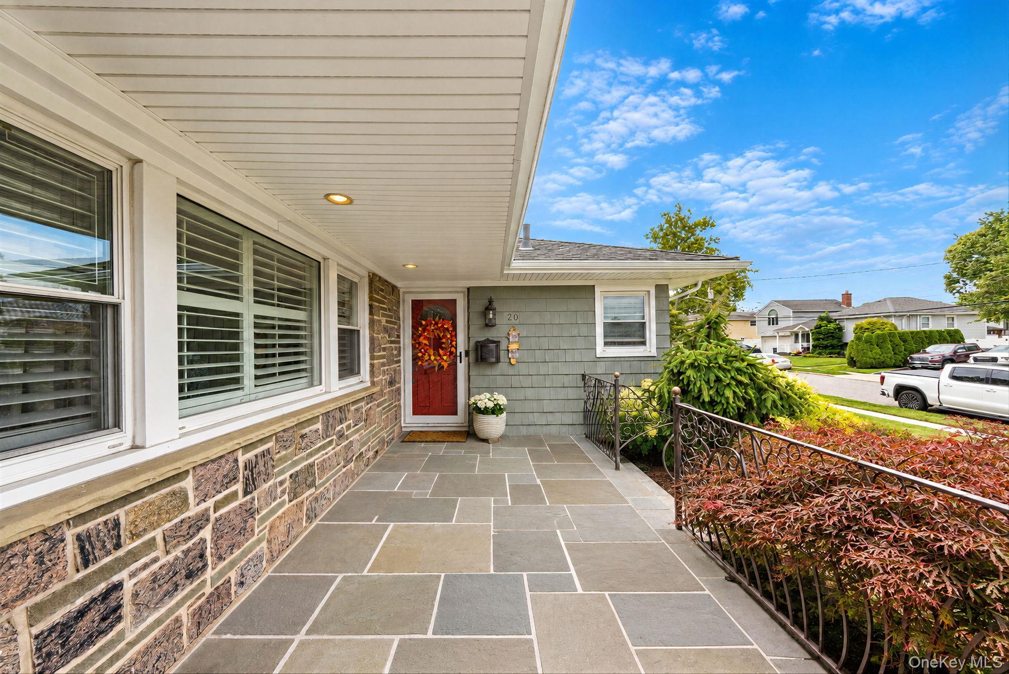 Single Family Argonne Place Nassau County, NY 11758, MLS-1057714-3