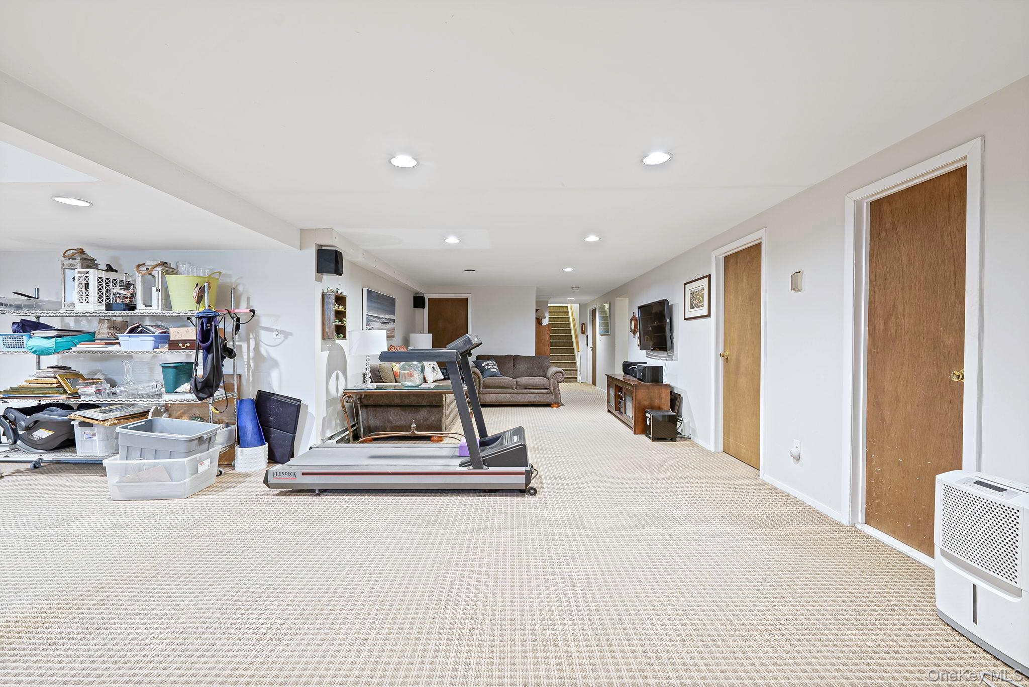 Single Family Argonne Place Nassau County, NY 11758, MLS-1057714-31