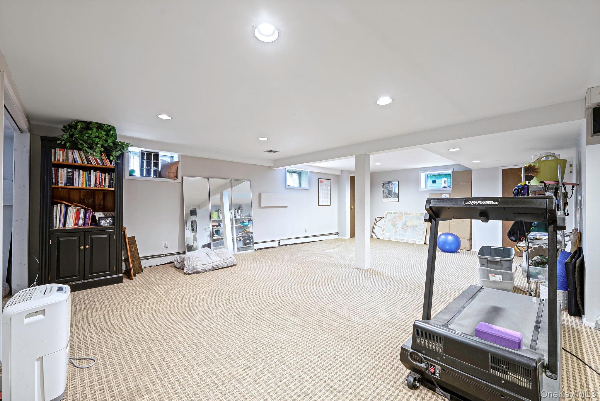 Single Family Argonne Place Nassau County, NY 11758, MLS-1057714-32