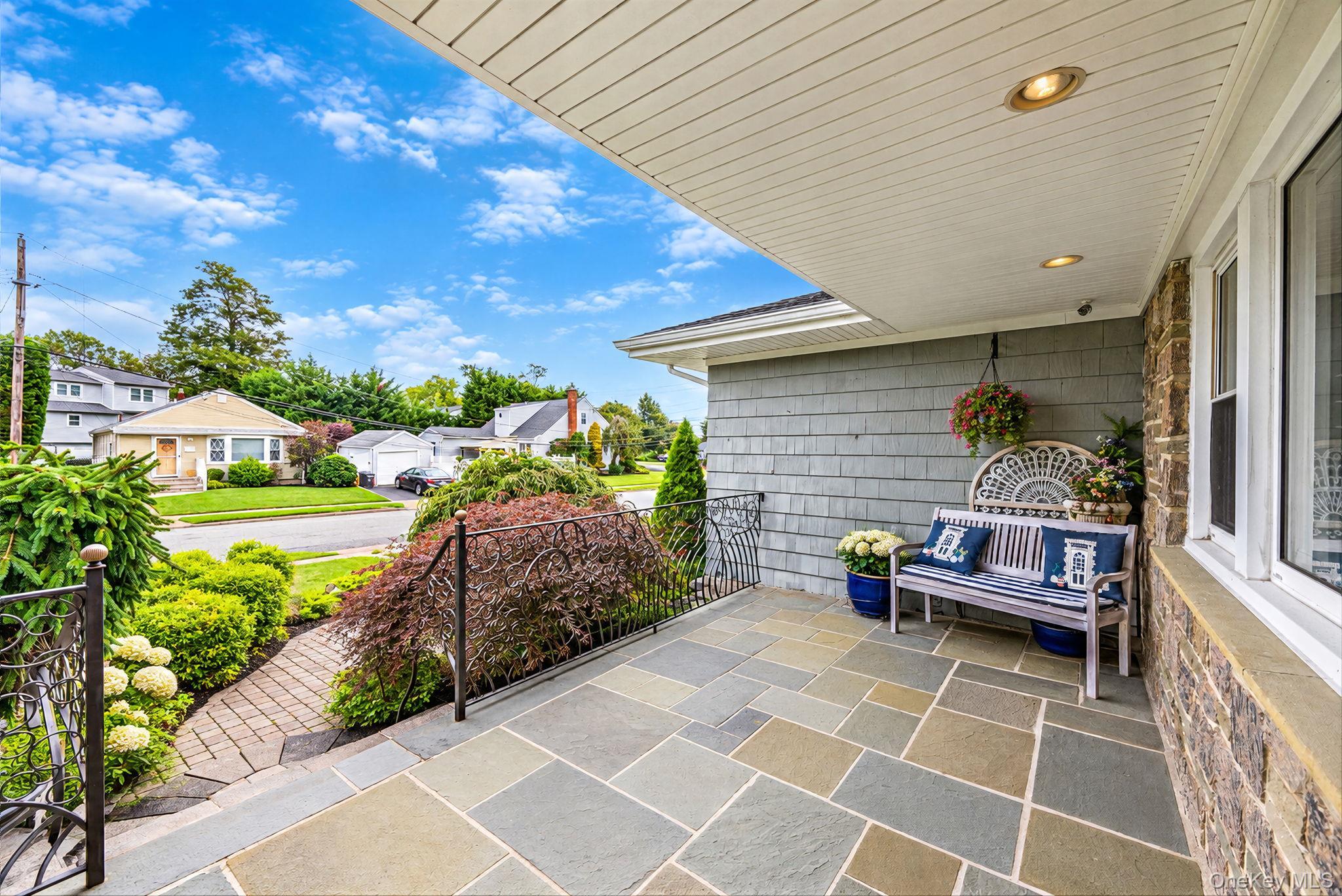 Single Family Argonne Place Nassau County, NY 11758, MLS-1057714-4