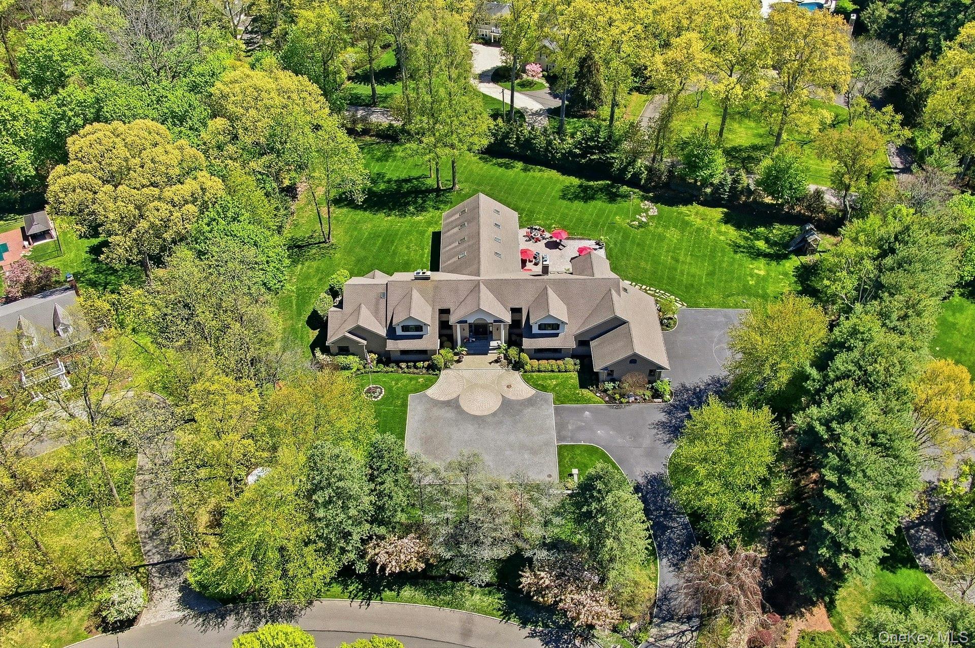 Single Family Fox Meadow Lane  Suffolk County, NY 11743, MLS-1057801-47