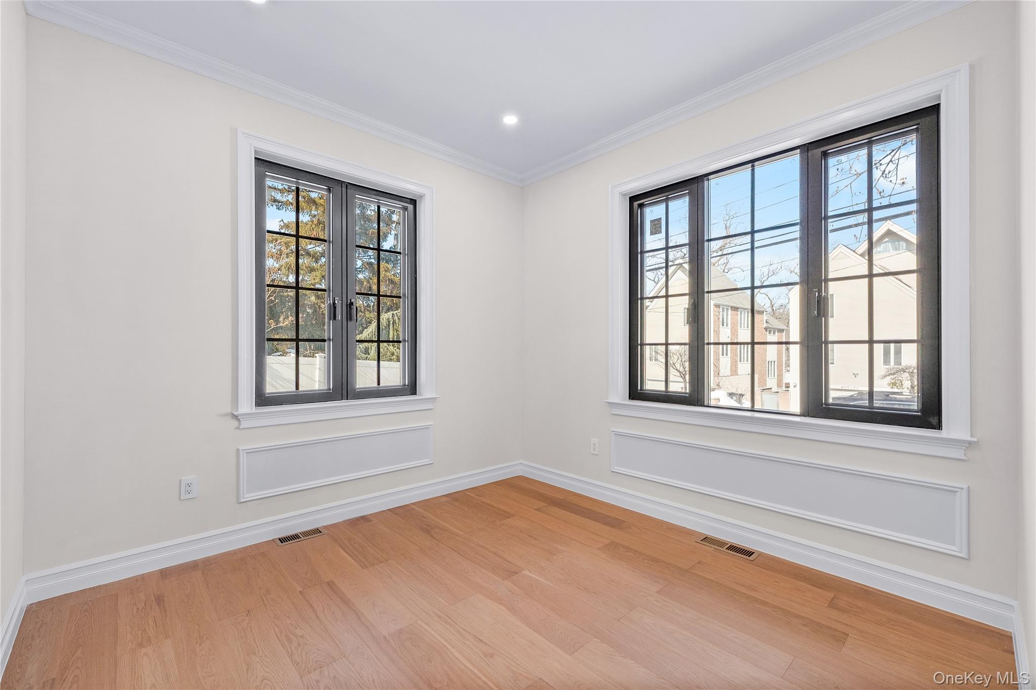 Single Family 221st Street Queens, NY 11361, MLS-1057833-27