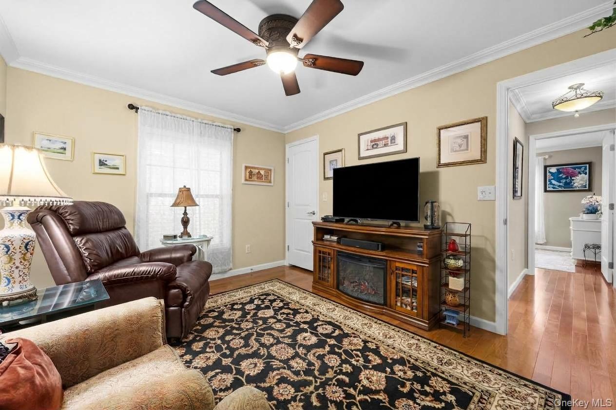 Single Family Old Country Road  Suffolk County, NY 11901, MLS-1057866-24