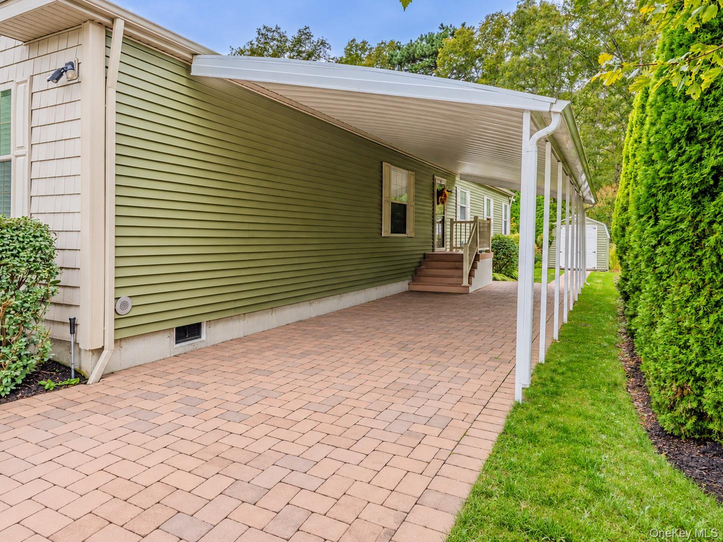Single Family Old Country Road  Suffolk County, NY 11901, MLS-1057866-30