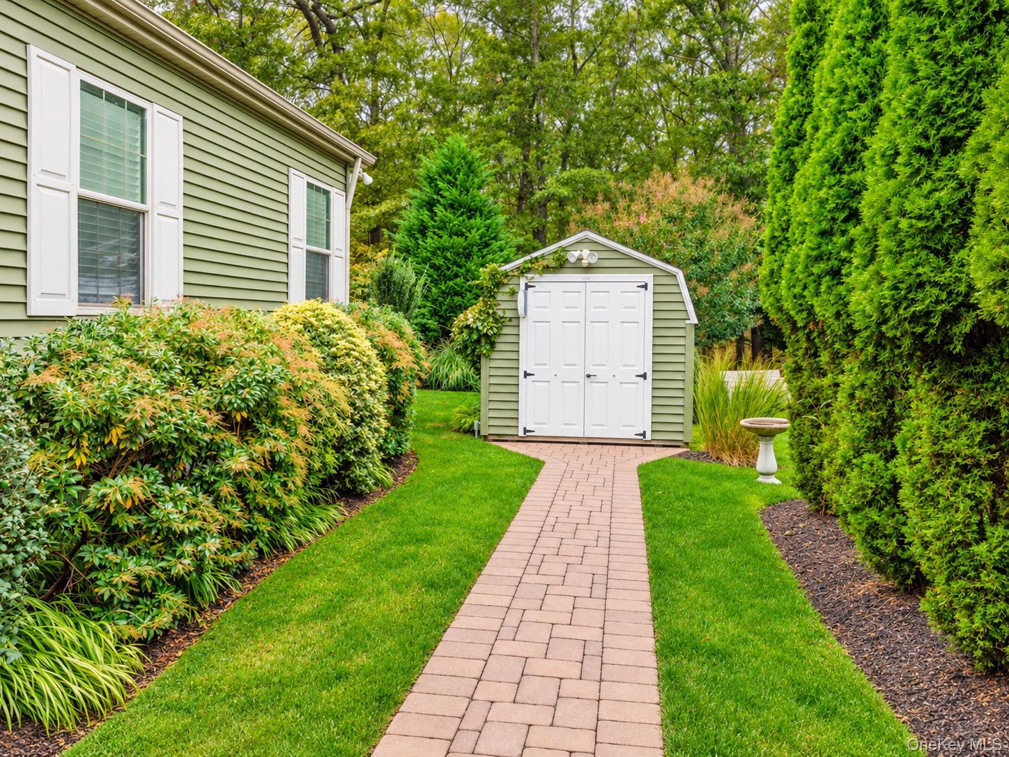 Single Family Old Country Road  Suffolk County, NY 11901, MLS-1057866-32