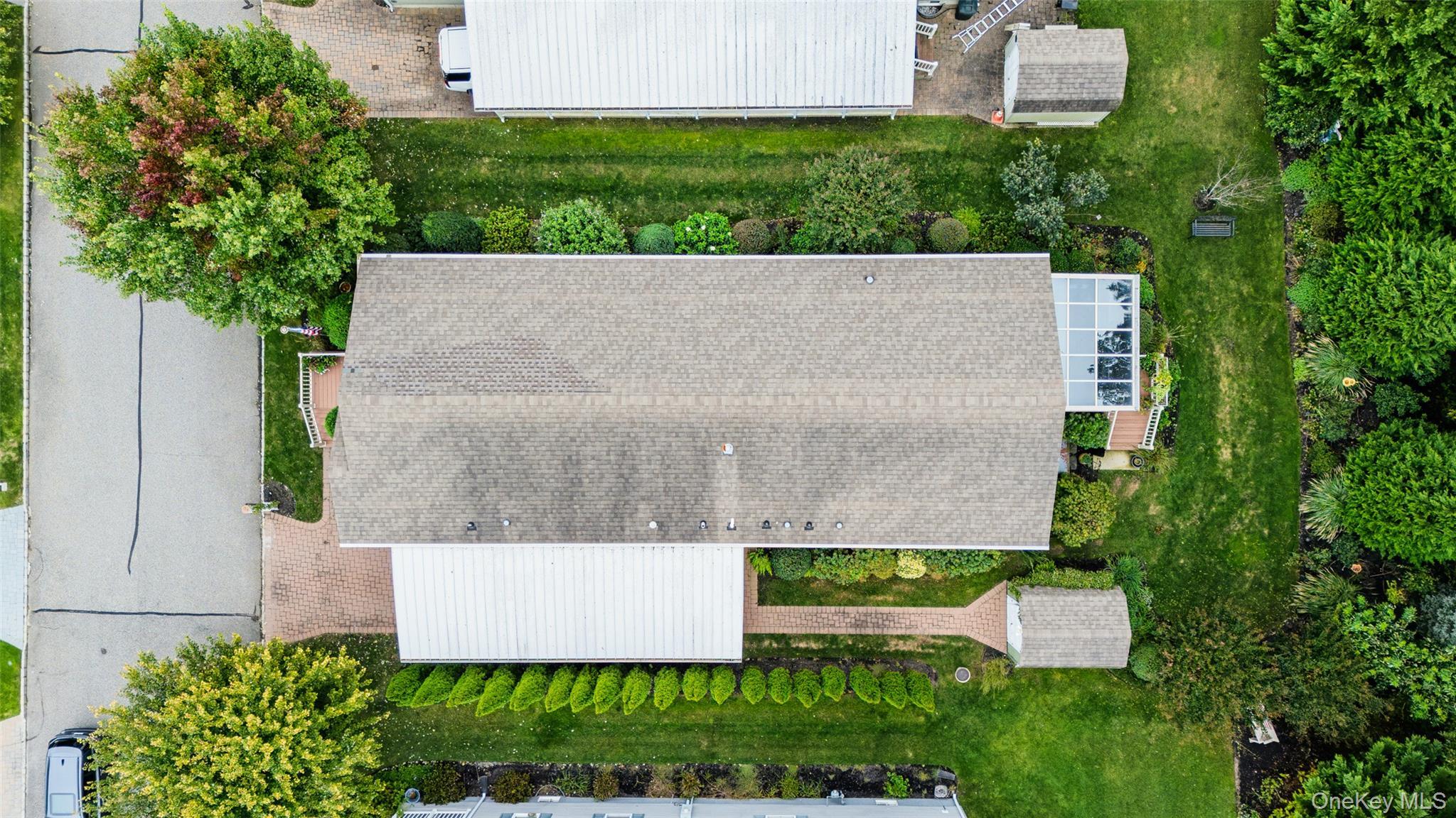 Single Family Old Country Road  Suffolk County, NY 11901, MLS-1057866-40