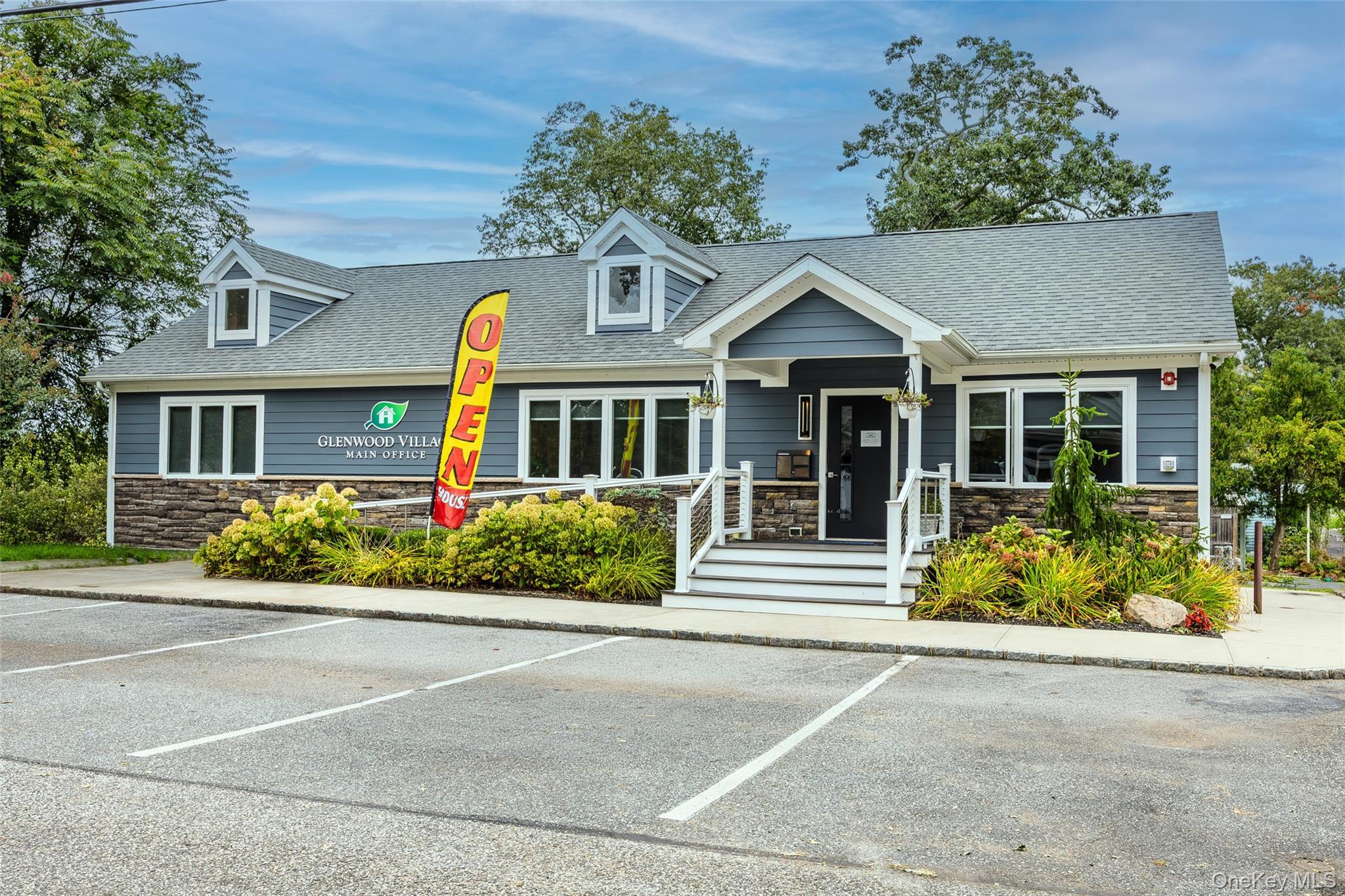 Single Family Old Country Road  Suffolk County, NY 11901, MLS-1057866-41