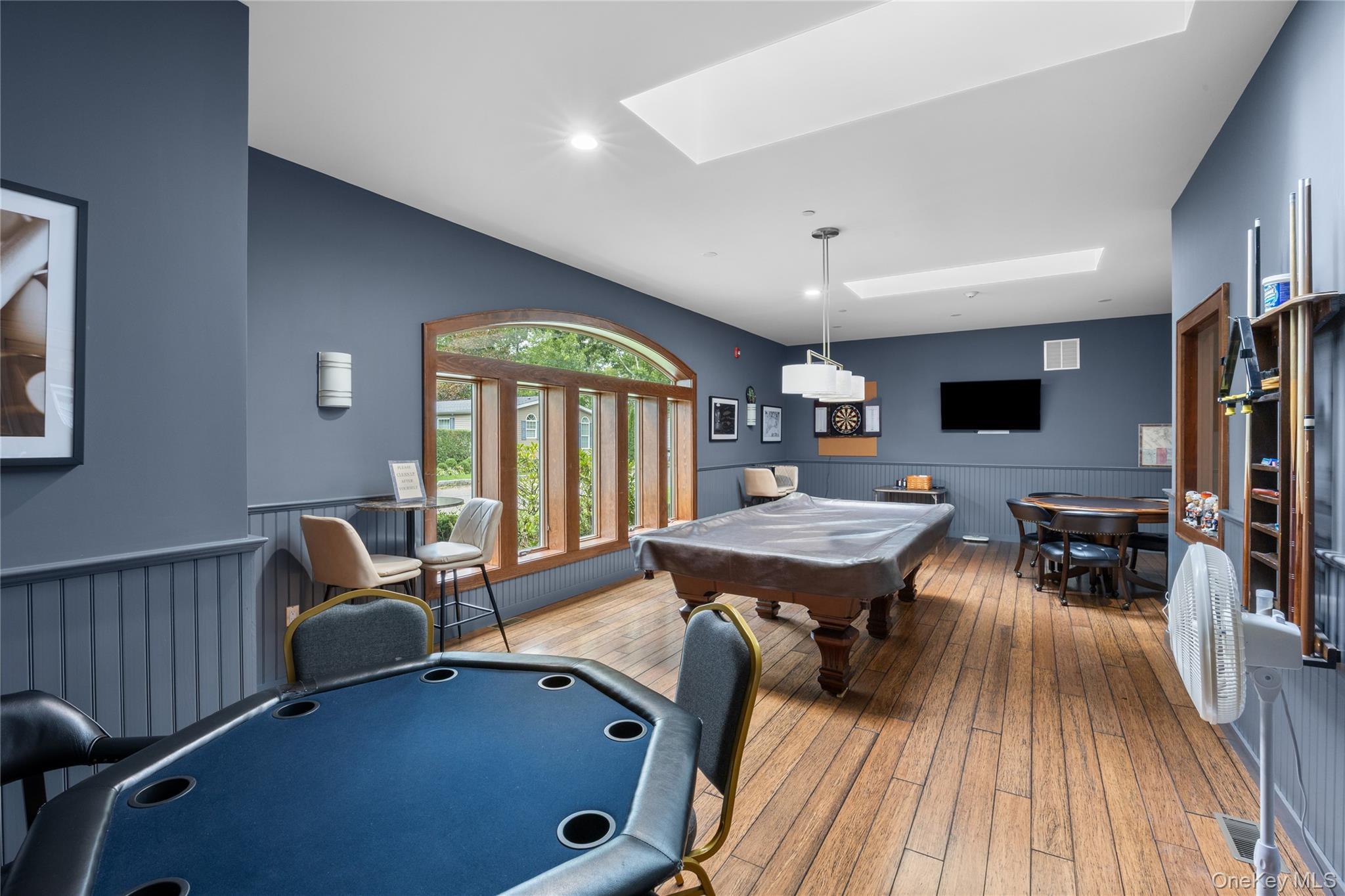 Single Family Old Country Road  Suffolk County, NY 11901, MLS-1057866-45
