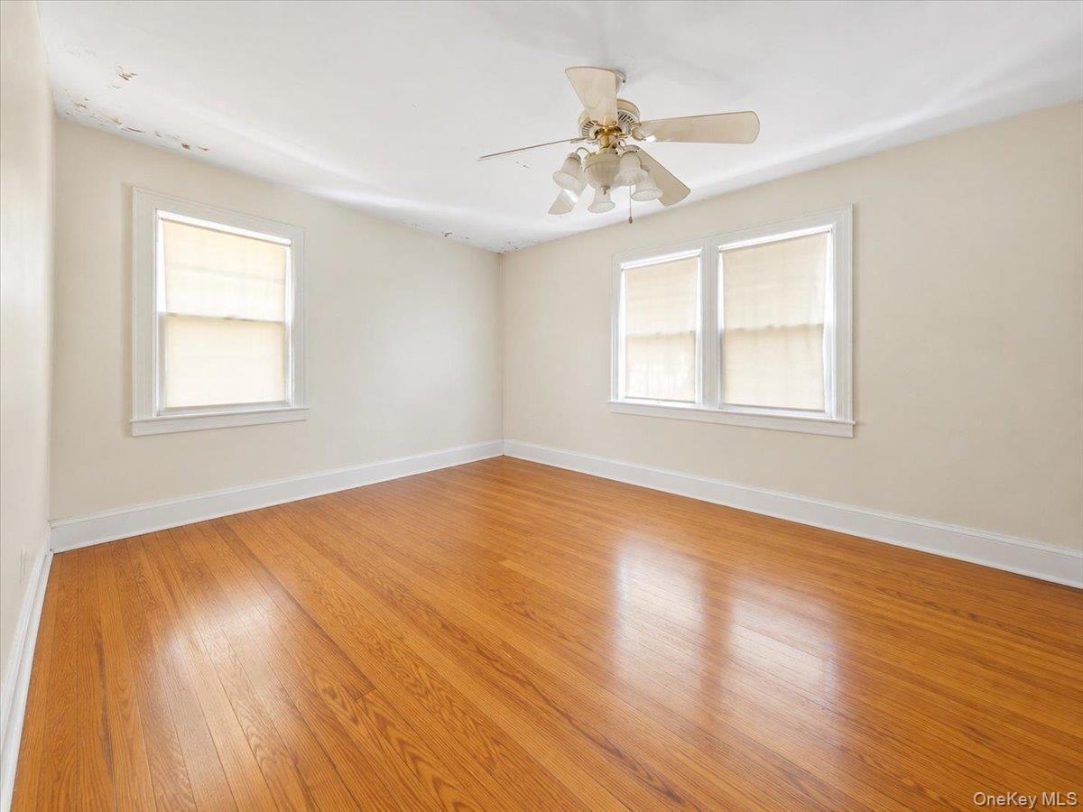 Single Family Morgan Avenue  Bronx, NY 10469, MLS-1057871-16