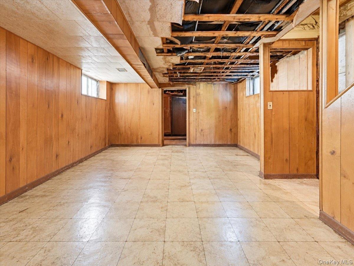 Single Family Morgan Avenue  Bronx, NY 10469, MLS-1057871-17