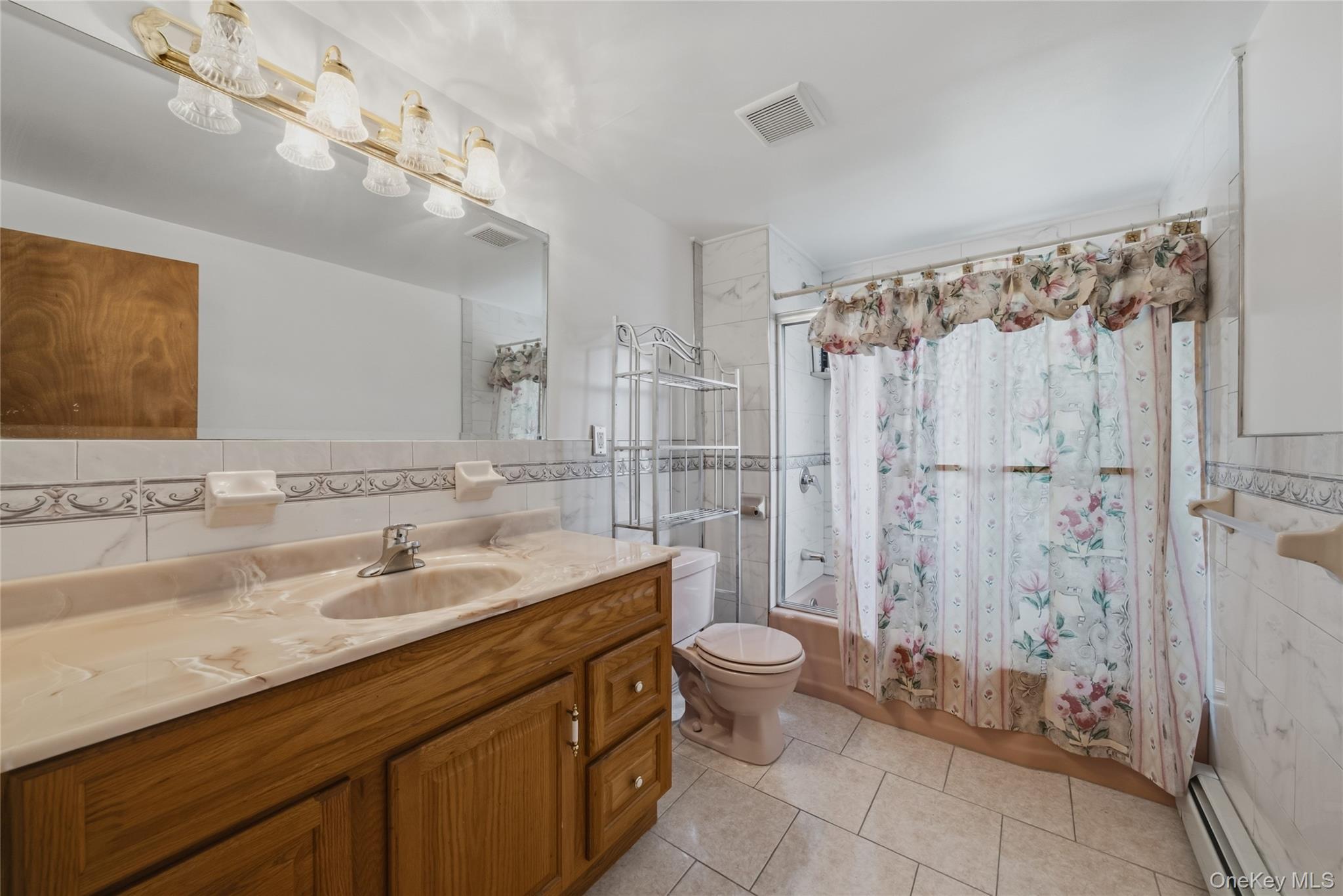 Single Family 194th Street  Queens, NY 11412, MLS-1057897-15