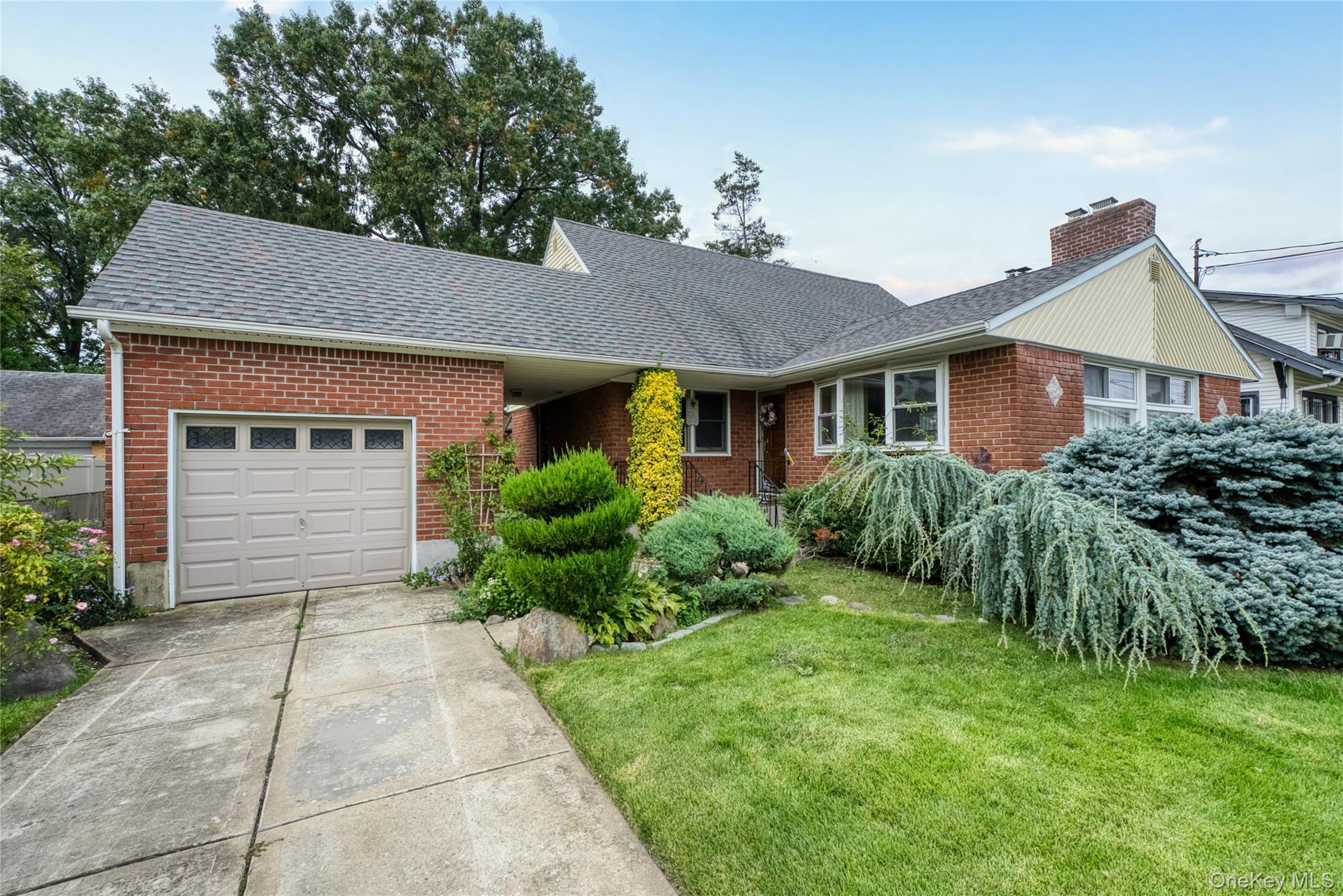 Single Family 194th Street  Queens, NY 11412, MLS-1057897-2
