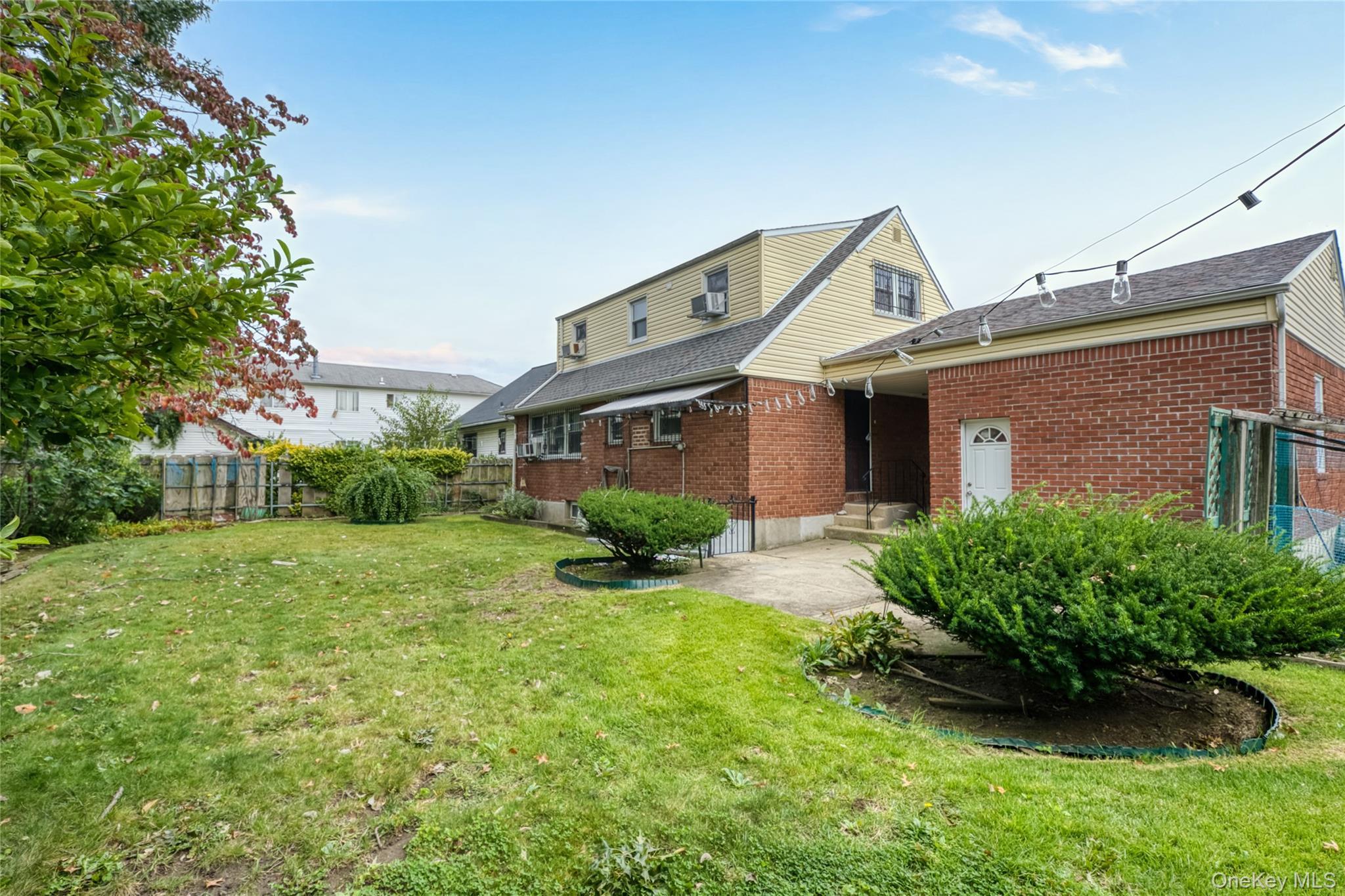 Single Family 194th Street  Queens, NY 11412, MLS-1057897-4