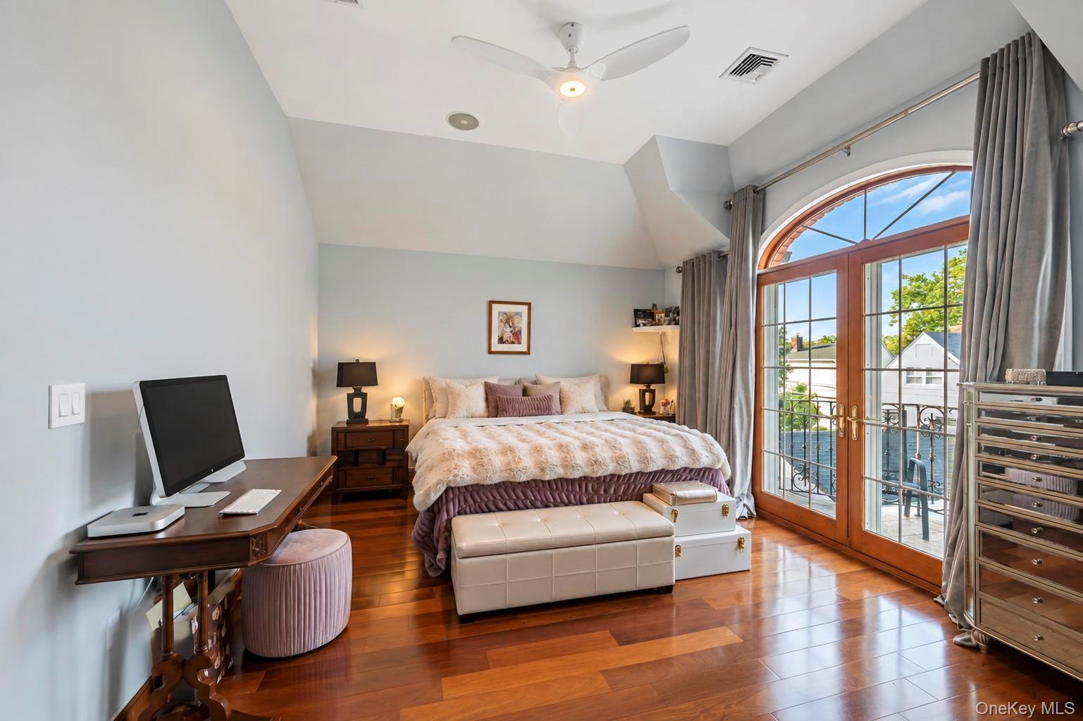 Single Family 19th Avenue  Queens, NY 11357, MLS-1057939-25