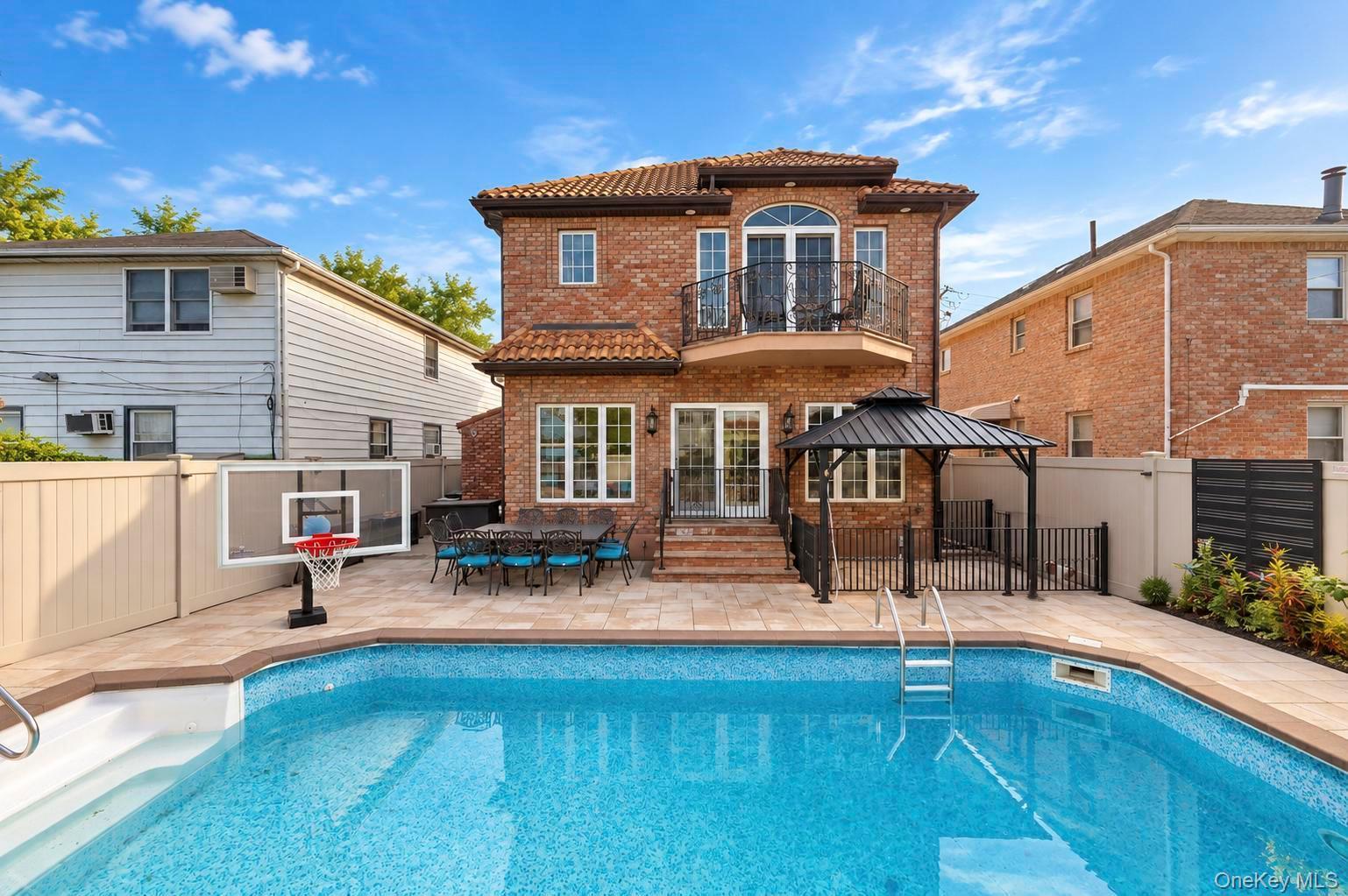 Single Family 19th Avenue  Queens, NY 11357, MLS-1057939-39