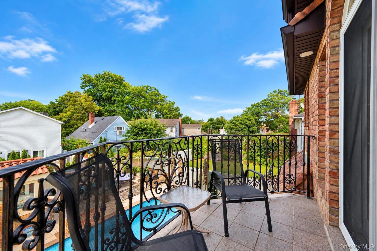 Single Family 19th Avenue  Queens, NY 11357, MLS-1057939-43