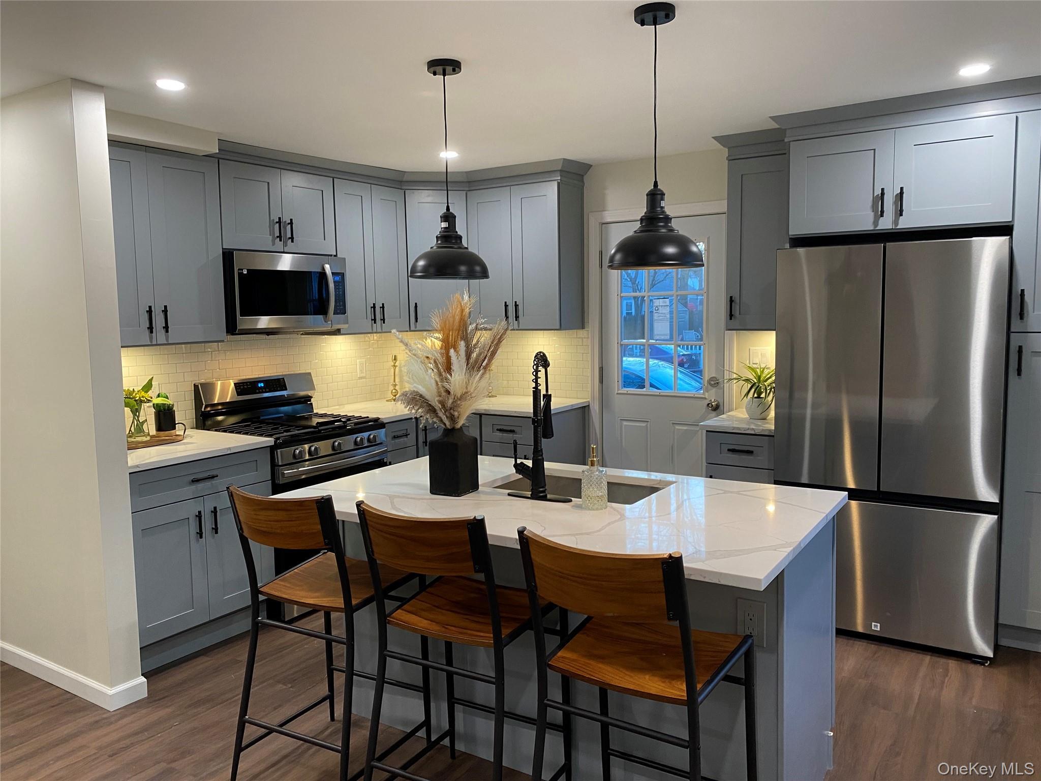 Single Family Evers Court Out Of Area, NY 06610, MLS-1057966-10