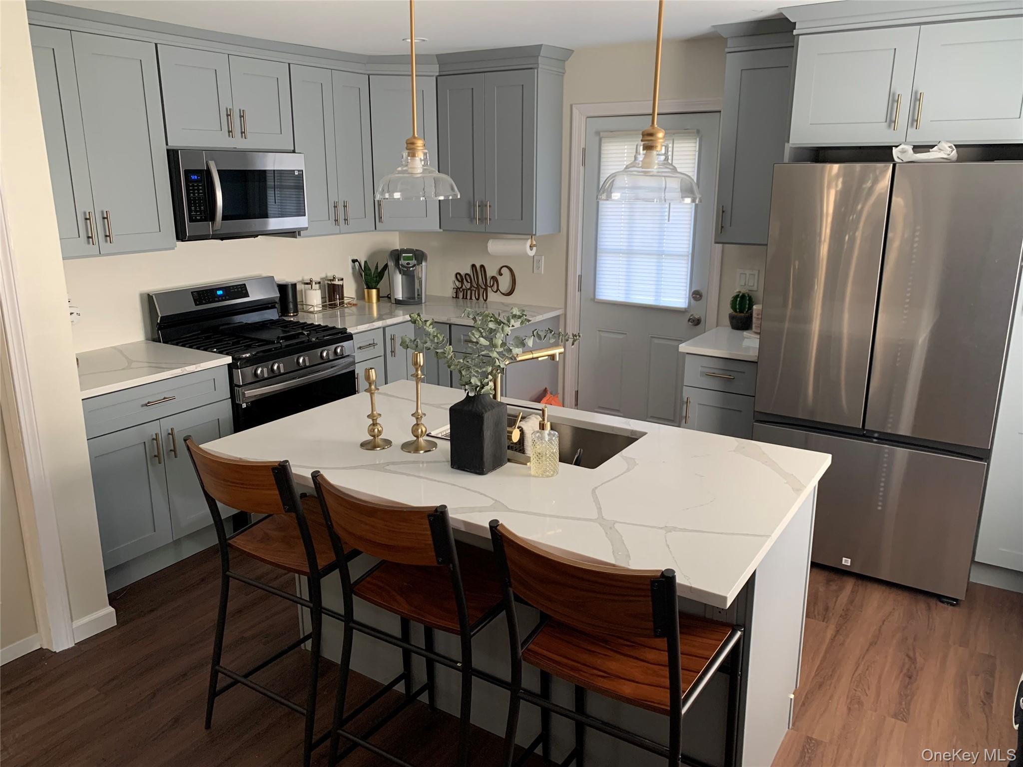 Single Family Evers Court Out Of Area, NY 06610, MLS-1057966-16