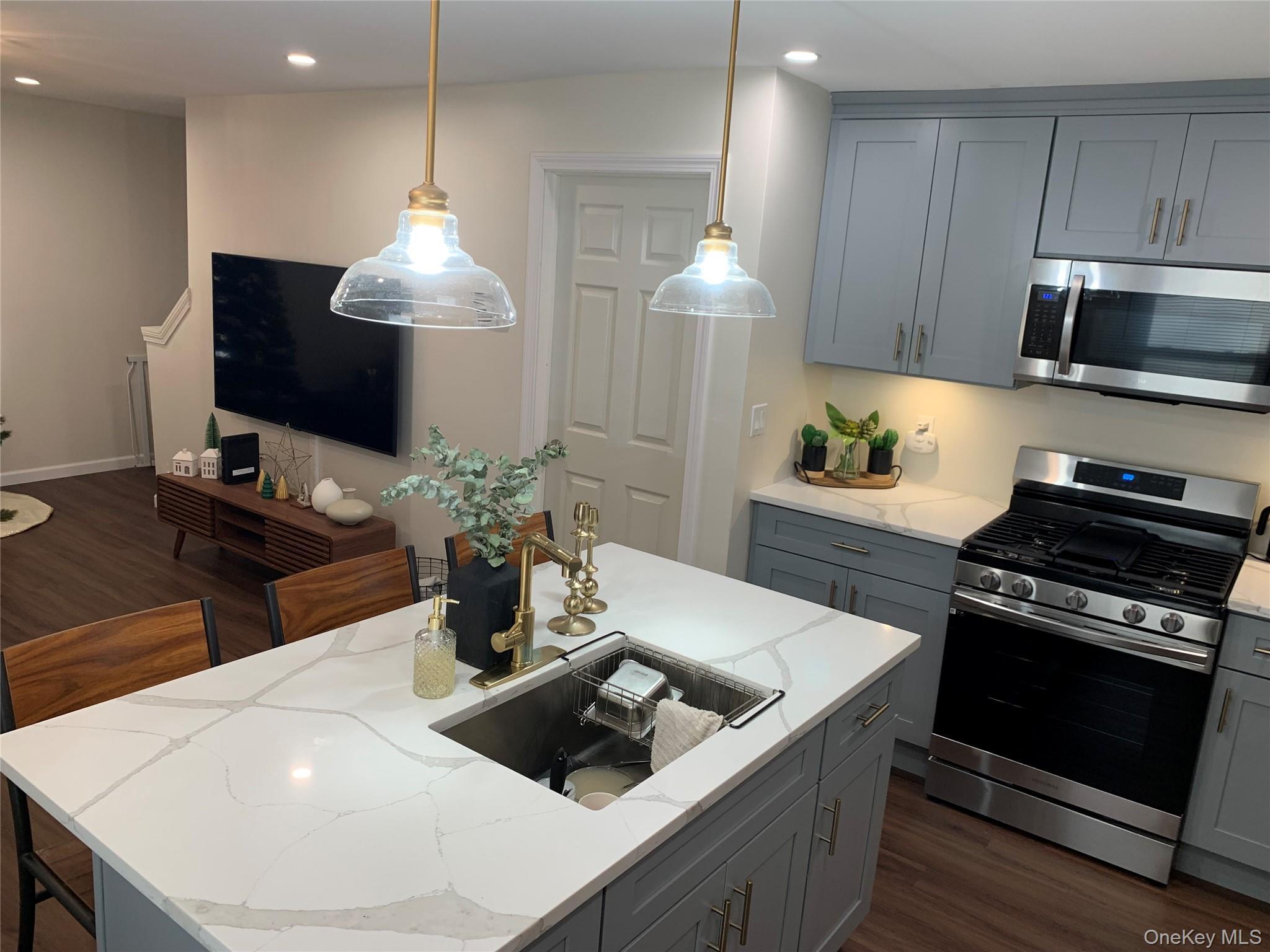 Single Family Evers Court  Out Of Area, NY 06610, MLS-1057966-18