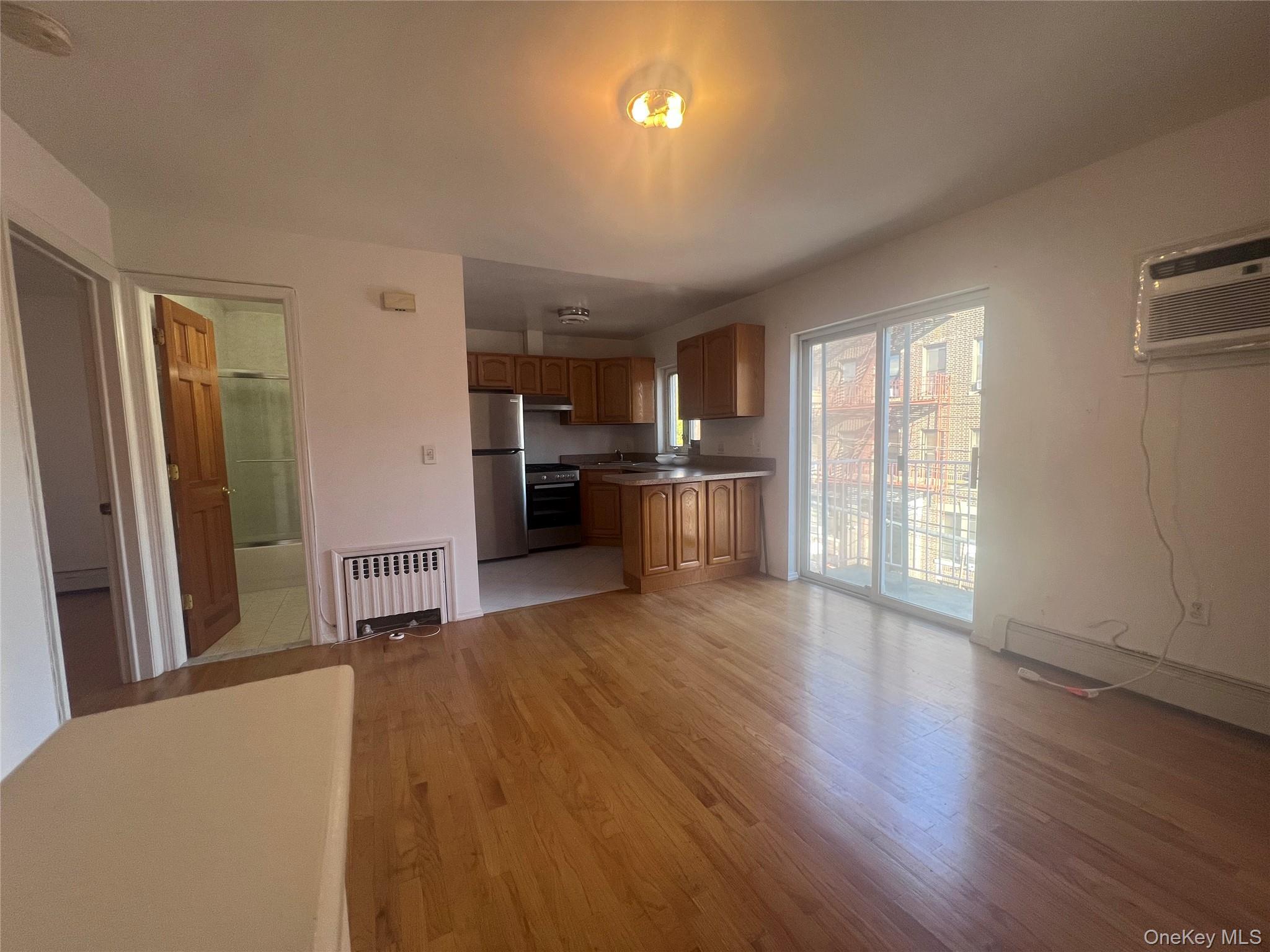 Single Family 32nd Street Queens, NY 11105, MLS-1058037-2