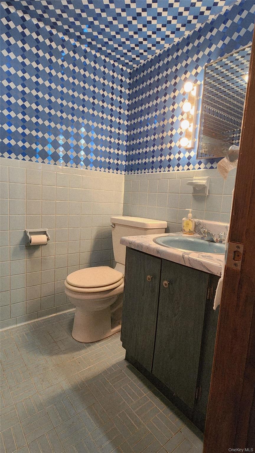 Single Family 175th Street Queens, NY 11366, MLS-1058057-12