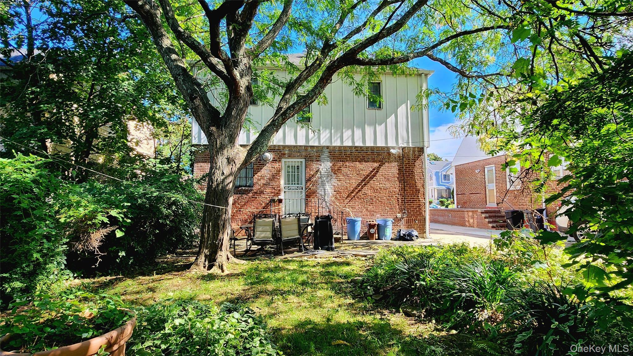 Single Family 175th Street  Queens, NY 11366, MLS-1058057-17