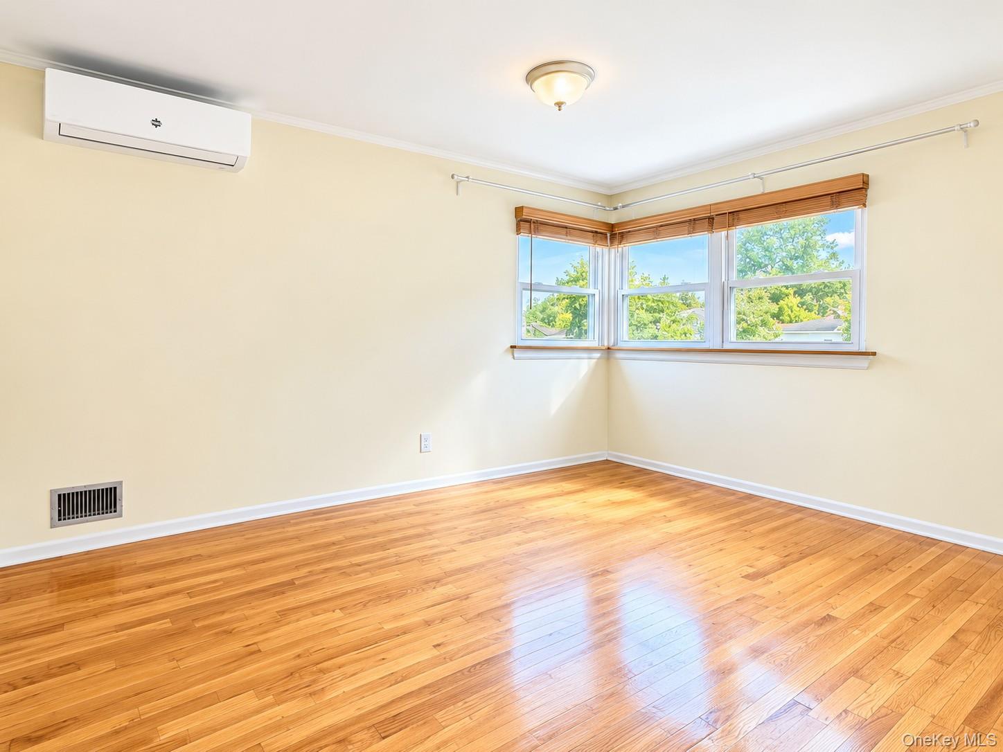 Single Family Bell Boulevard Queens, NY 11364, MLS-1058059-10