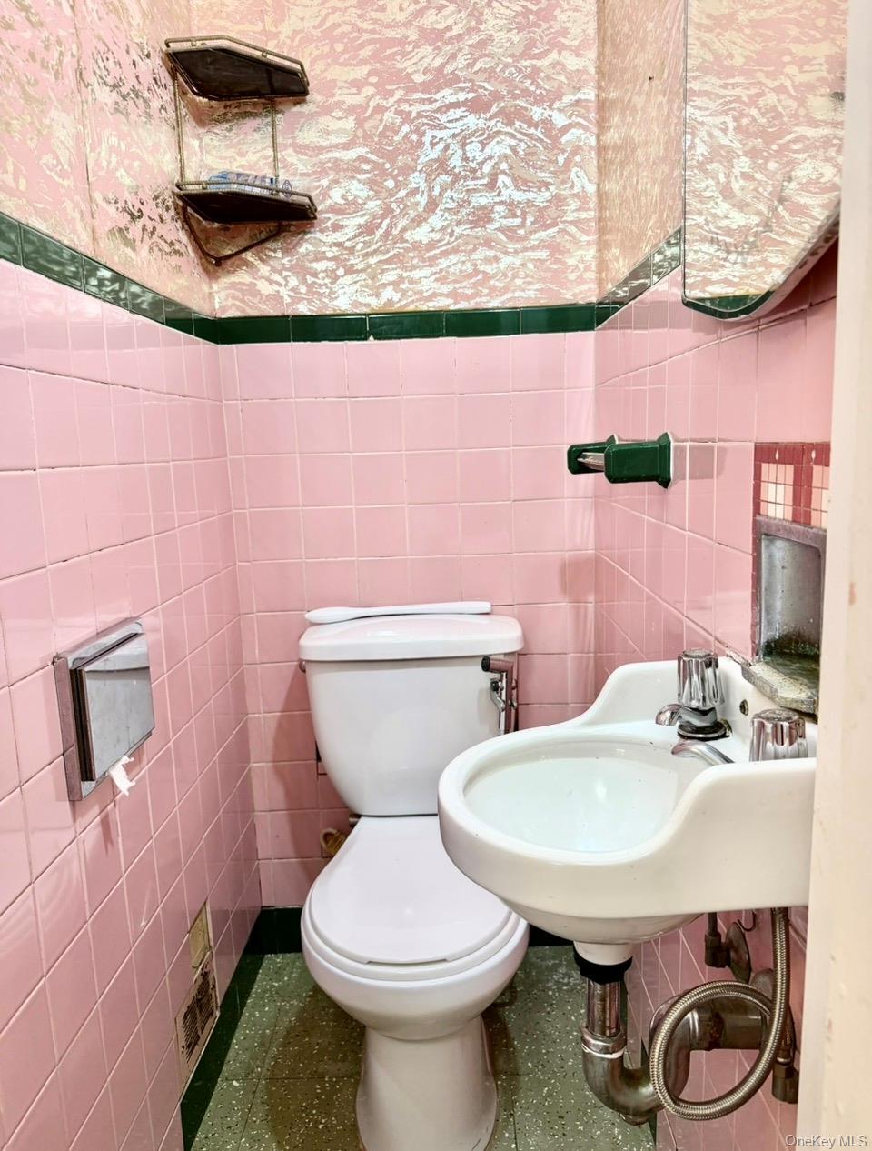 Single Family Bell Boulevard Queens, NY 11364, MLS-1058059-17