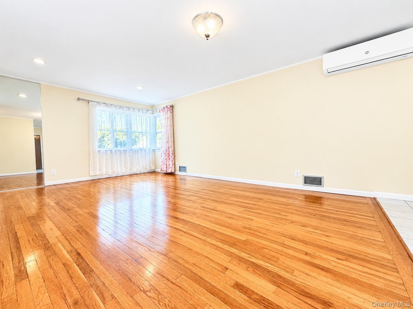 Single Family Bell Boulevard Queens, NY 11364, MLS-1058059-5