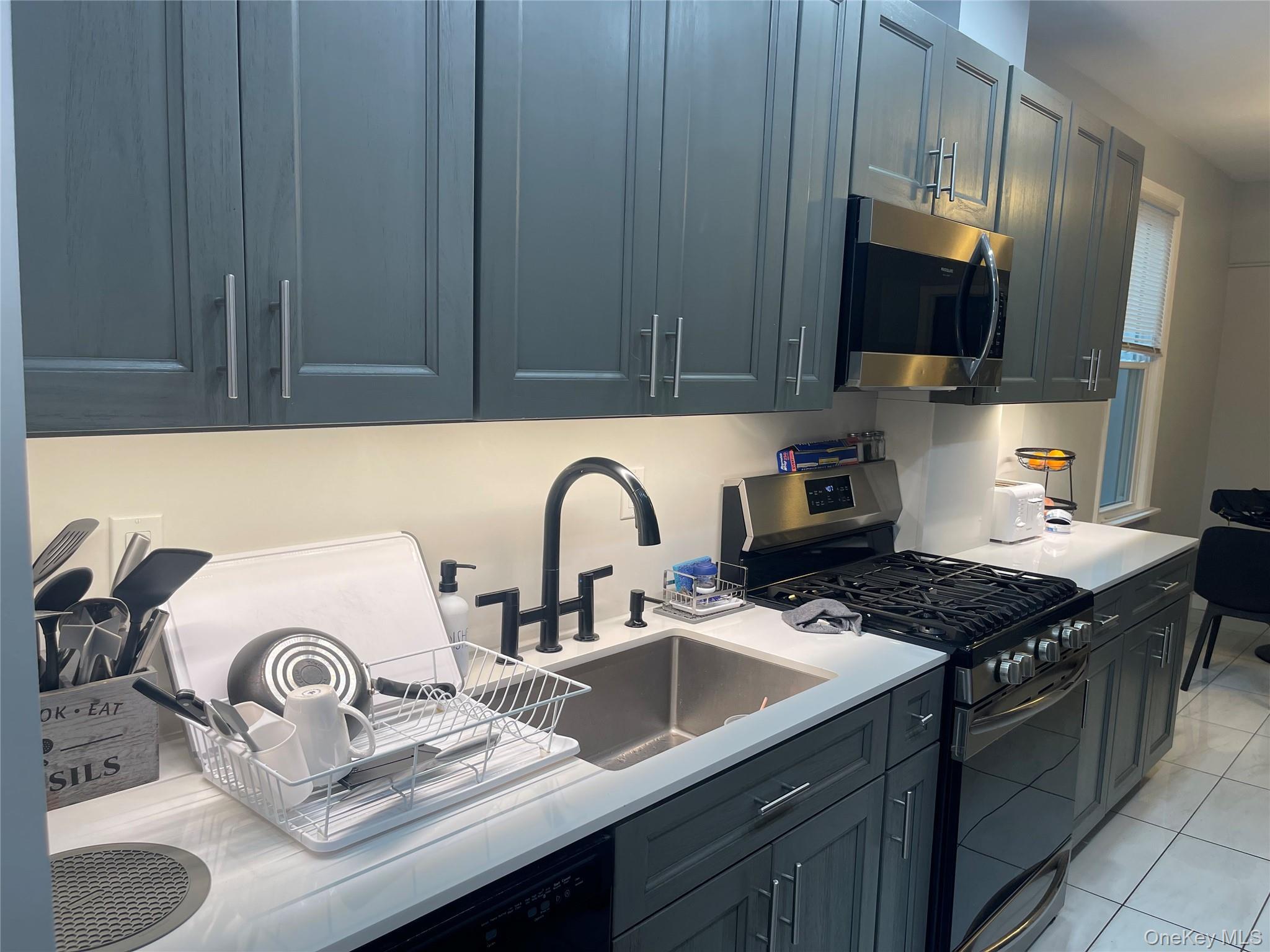 Single Family 76th Street Queens, NY 11385, MLS-1058081-10