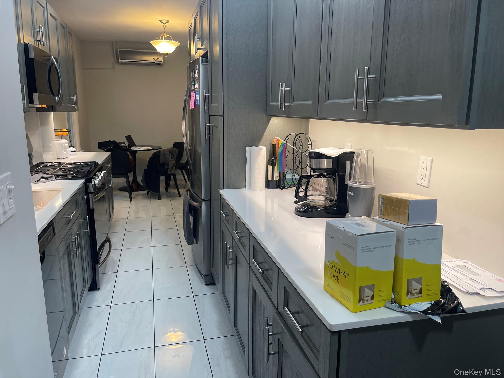 Single Family 76th Street Queens, NY 11385, MLS-1058081-14